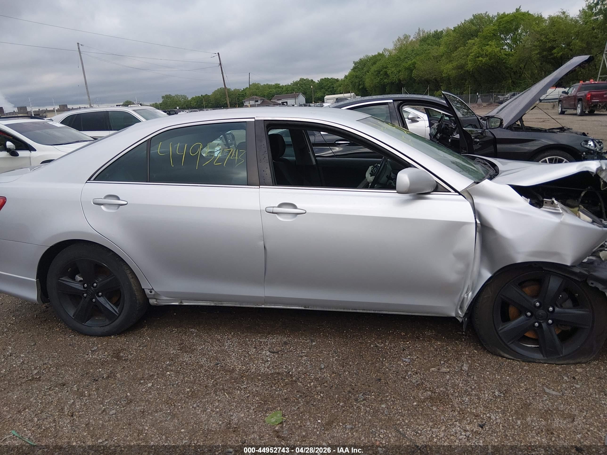 2010 Toyota Camry Se Серебряный vin: 4T1BF3EK1AU047451