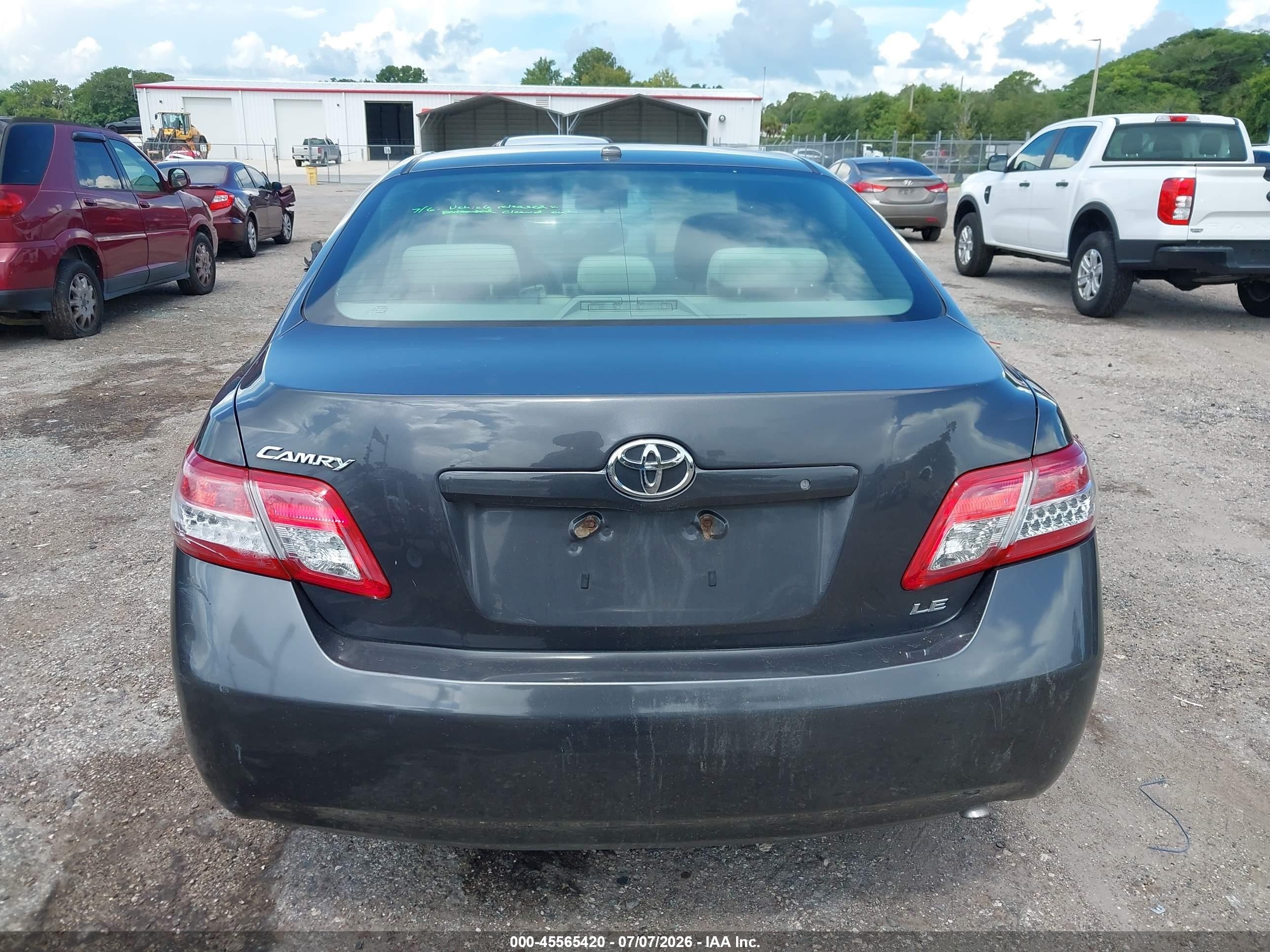 2010 Toyota Camry Le Gray vin: 4T1BF3EK1AU062712