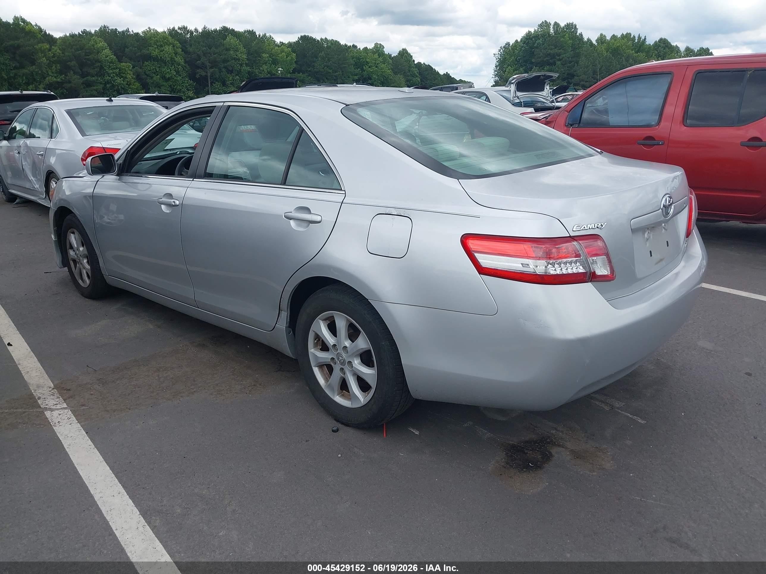 2010 Toyota Camry Le Silver vin: 4T1BF3EK1AU072995