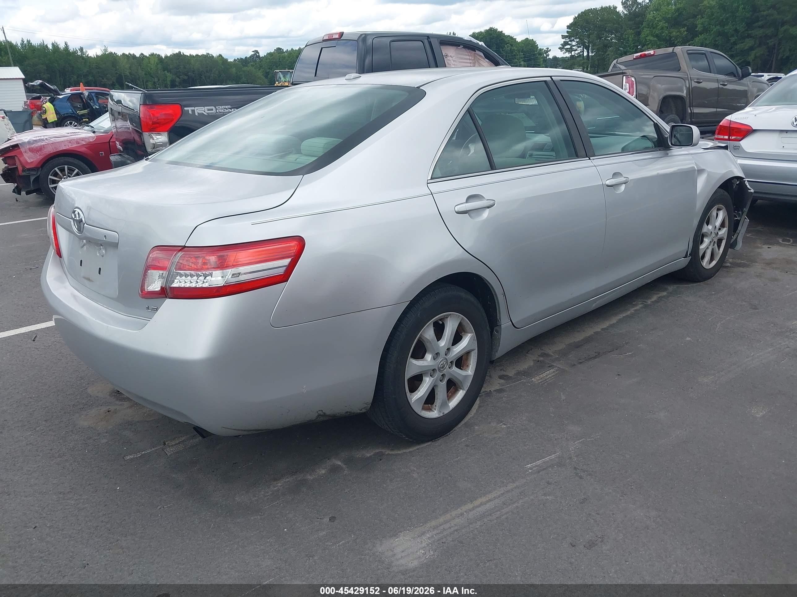 2010 Toyota Camry Le Silver vin: 4T1BF3EK1AU072995