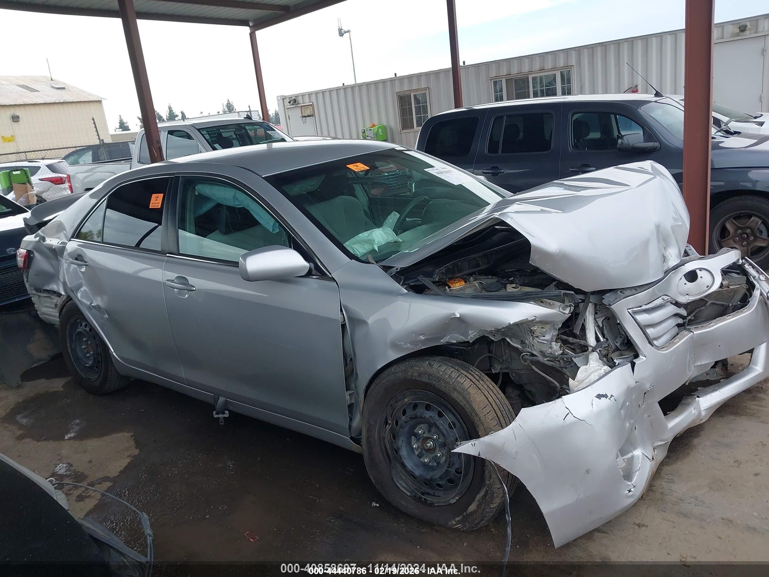 2010 Toyota Camry Le Серебряный vin: 4T1BF3EK1AU082202