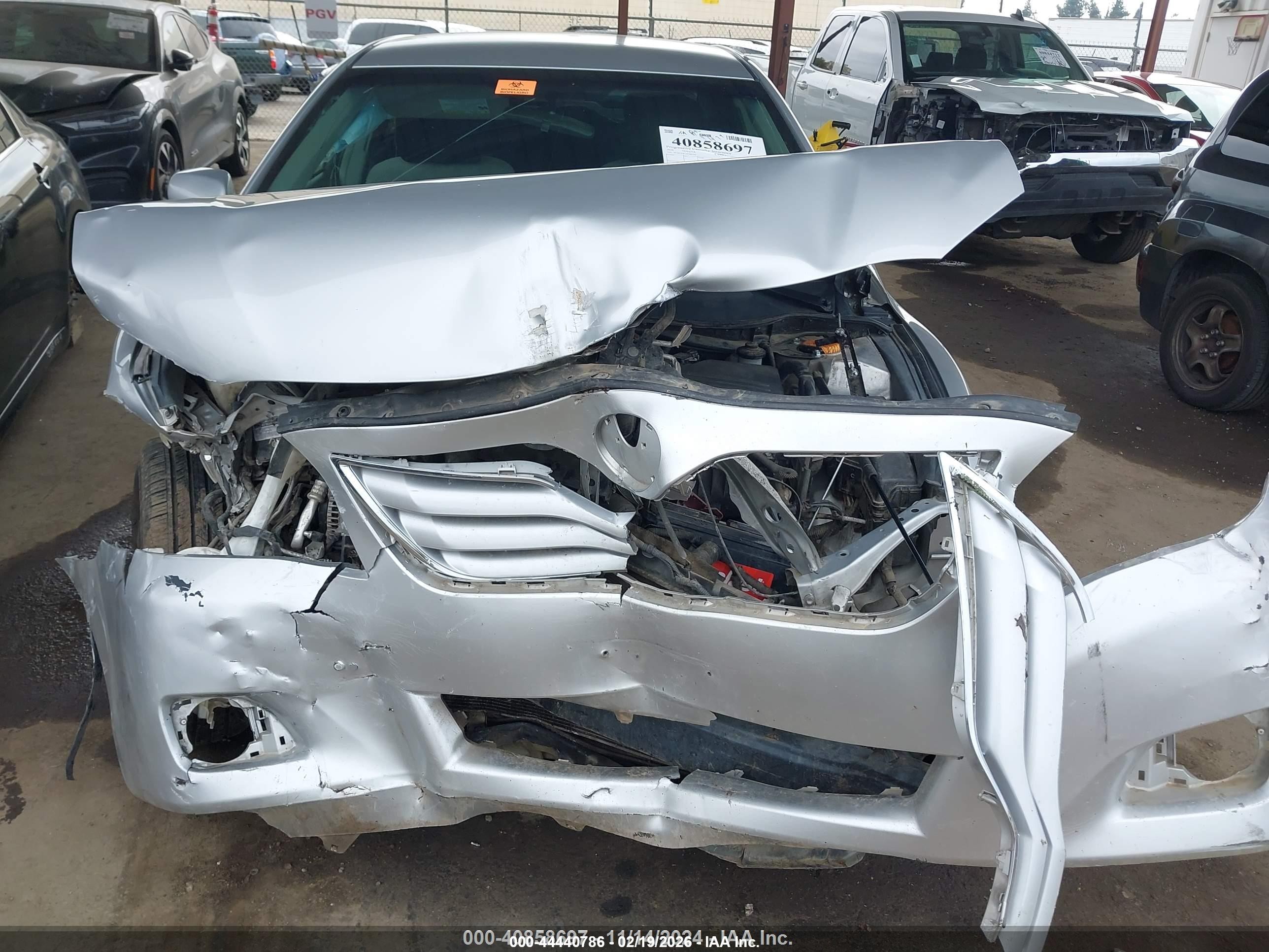 2010 Toyota Camry Le Серебряный vin: 4T1BF3EK1AU082202