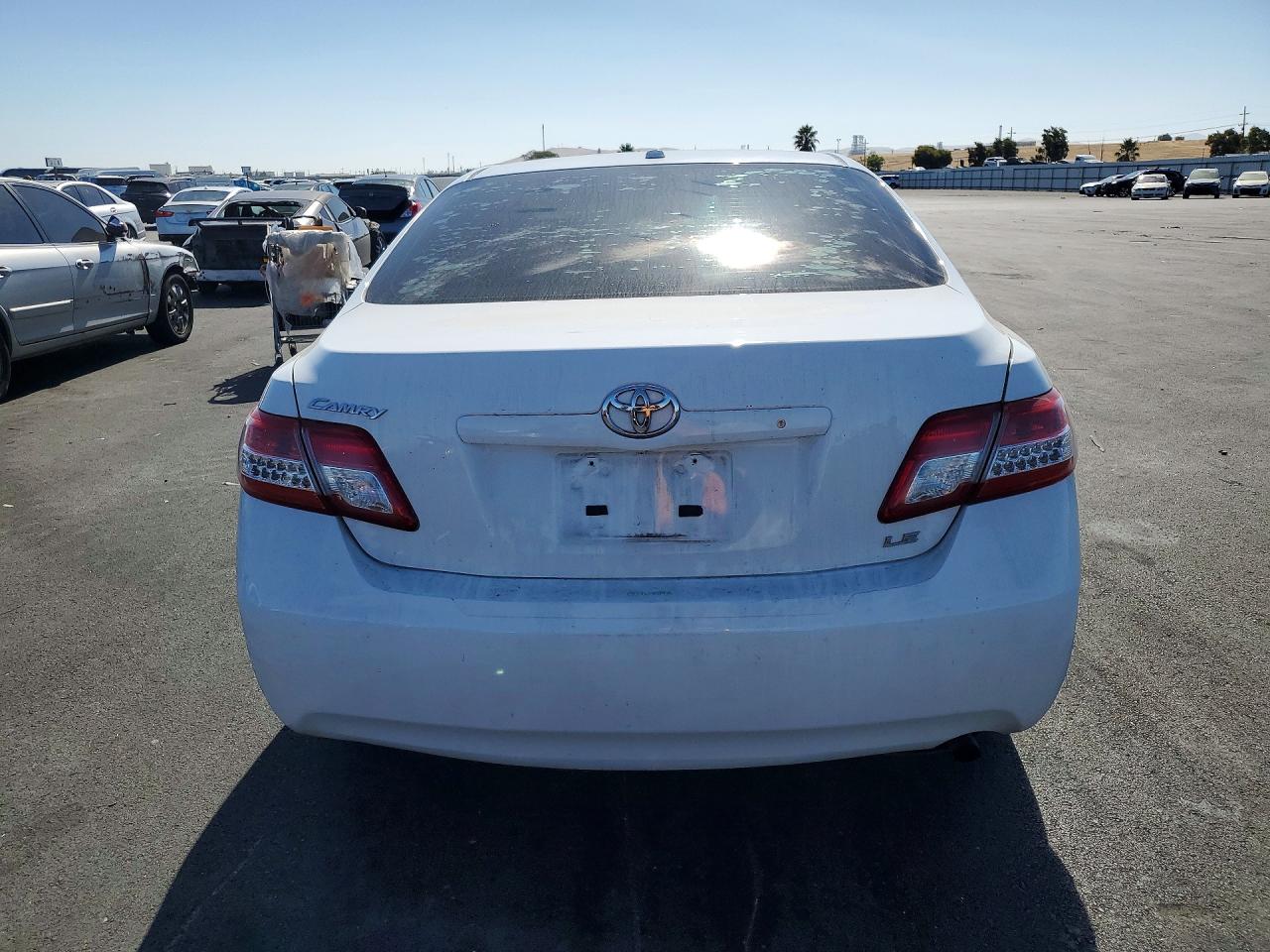 2010 Toyota Camry Le Белый vin: 4T1BF3EK1AU525044