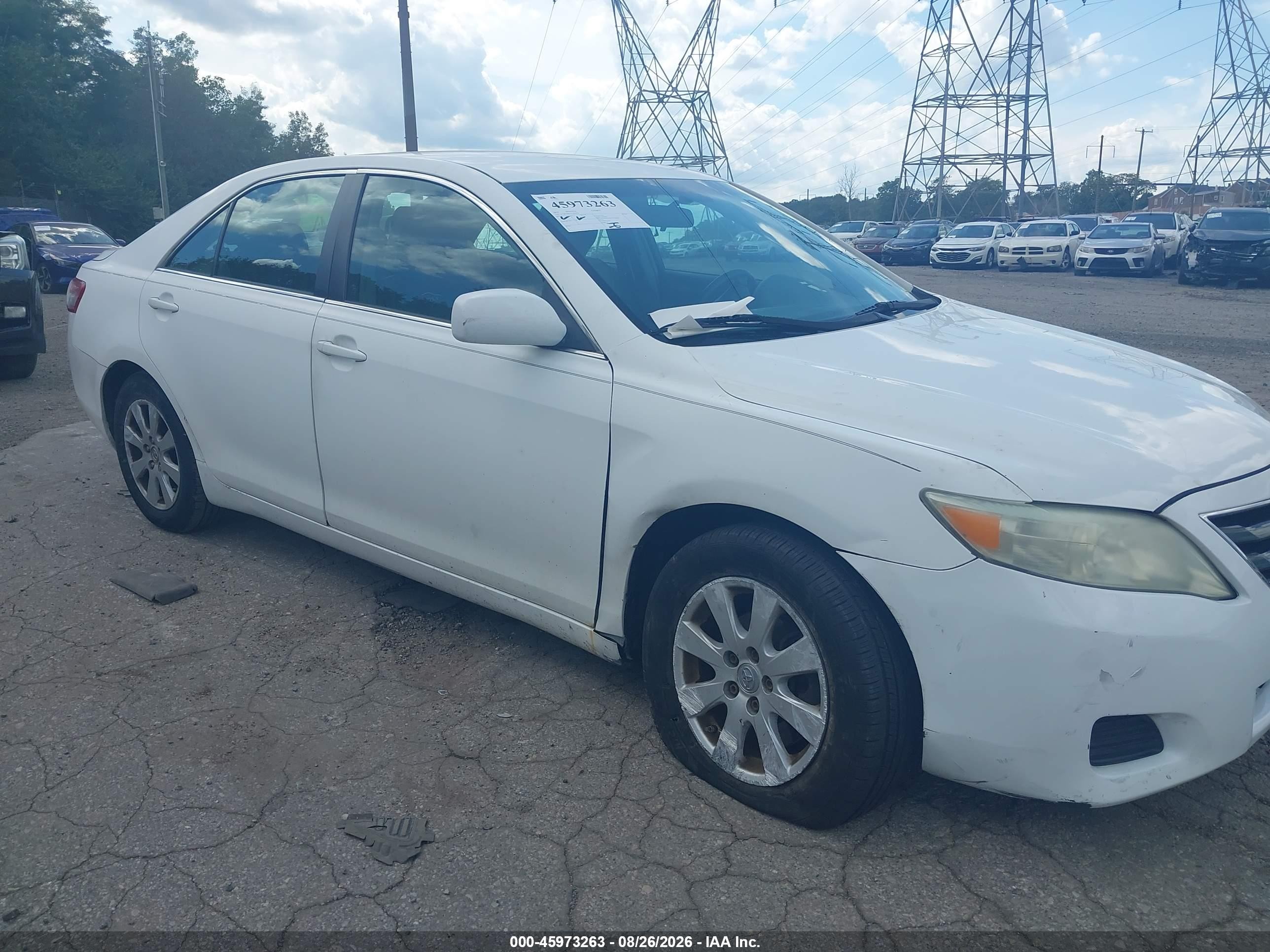 2010 Toyota Camry Le White vin: 4T1BF3EK1AU567018
