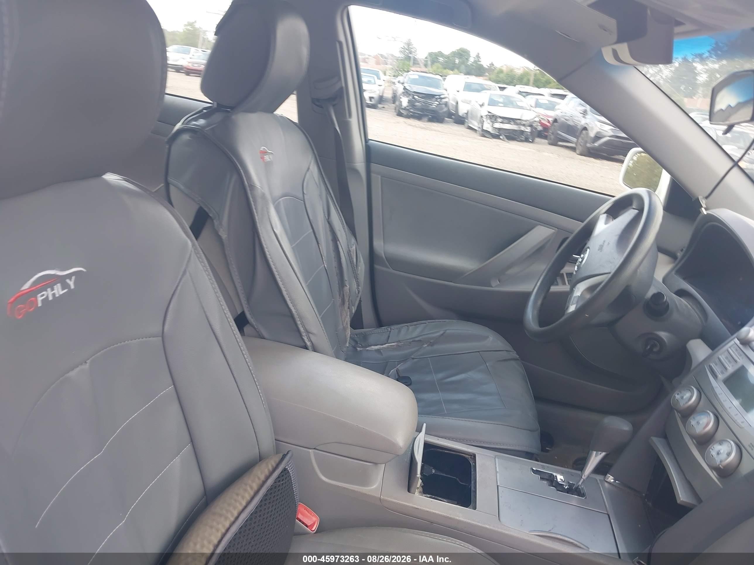 2010 Toyota Camry Le White vin: 4T1BF3EK1AU567018