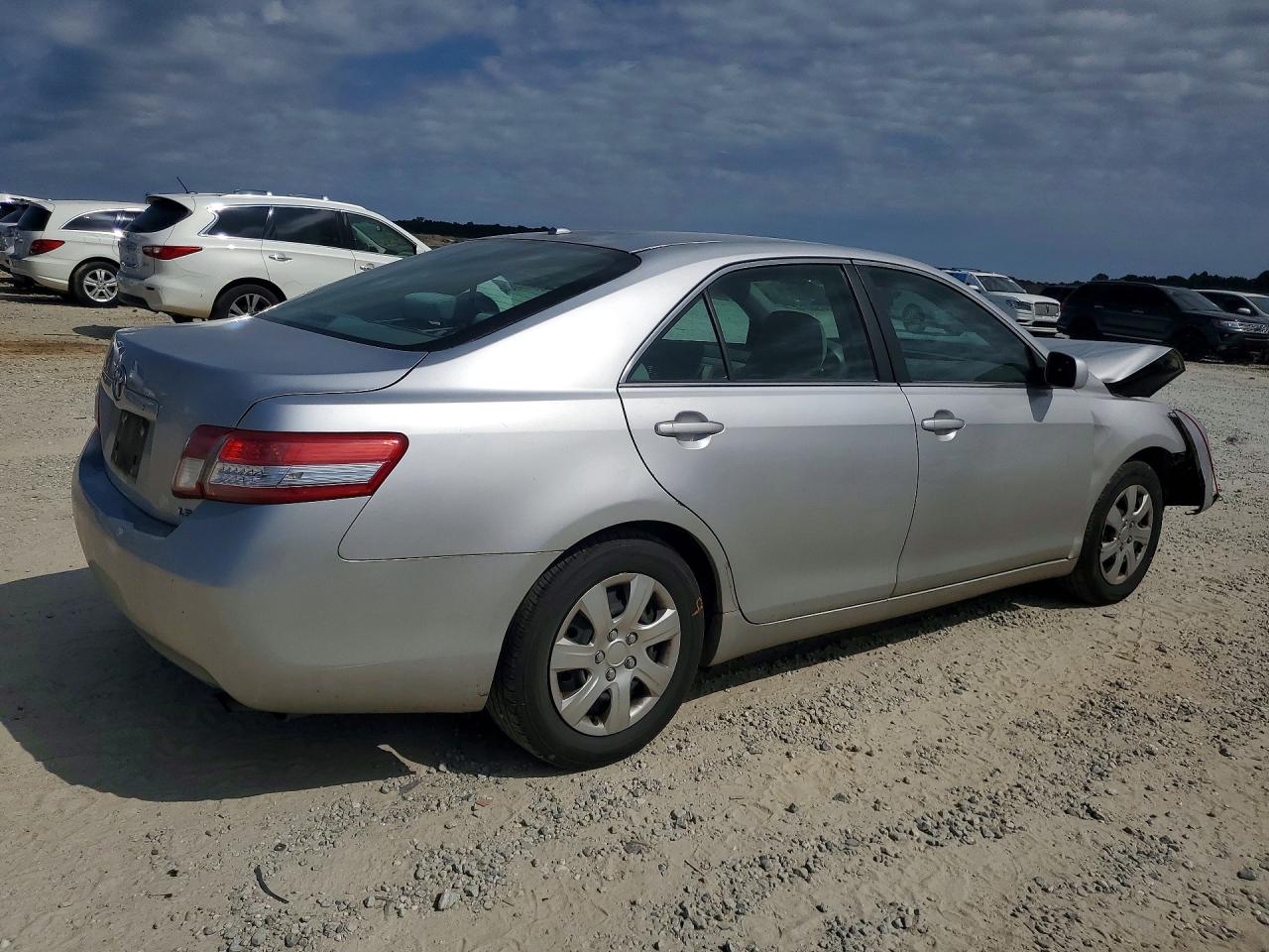 2011 Toyota Camry Le Silver vin: 4T1BF3EK1BU121436