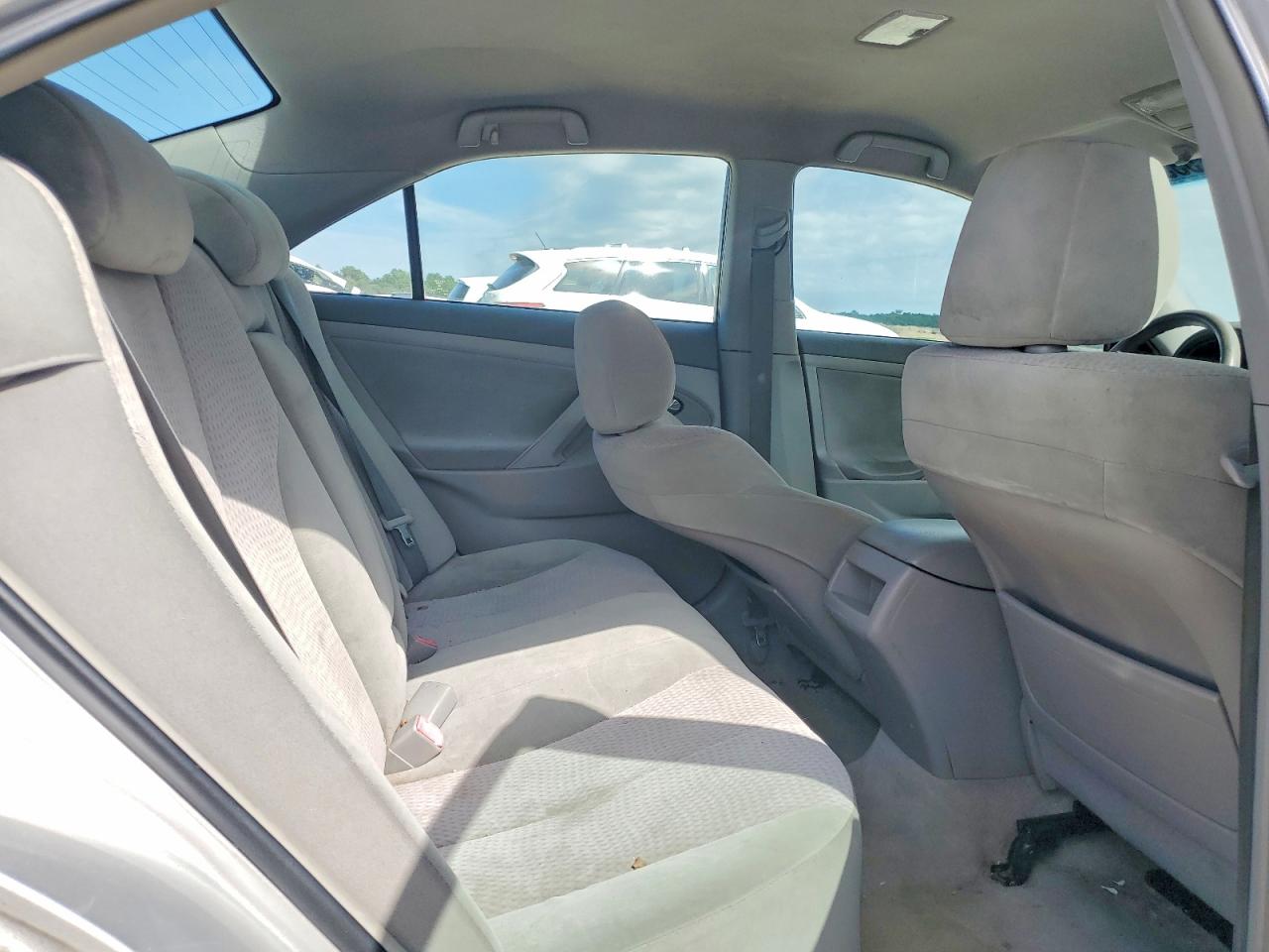 2011 Toyota Camry Le Silver vin: 4T1BF3EK1BU121436