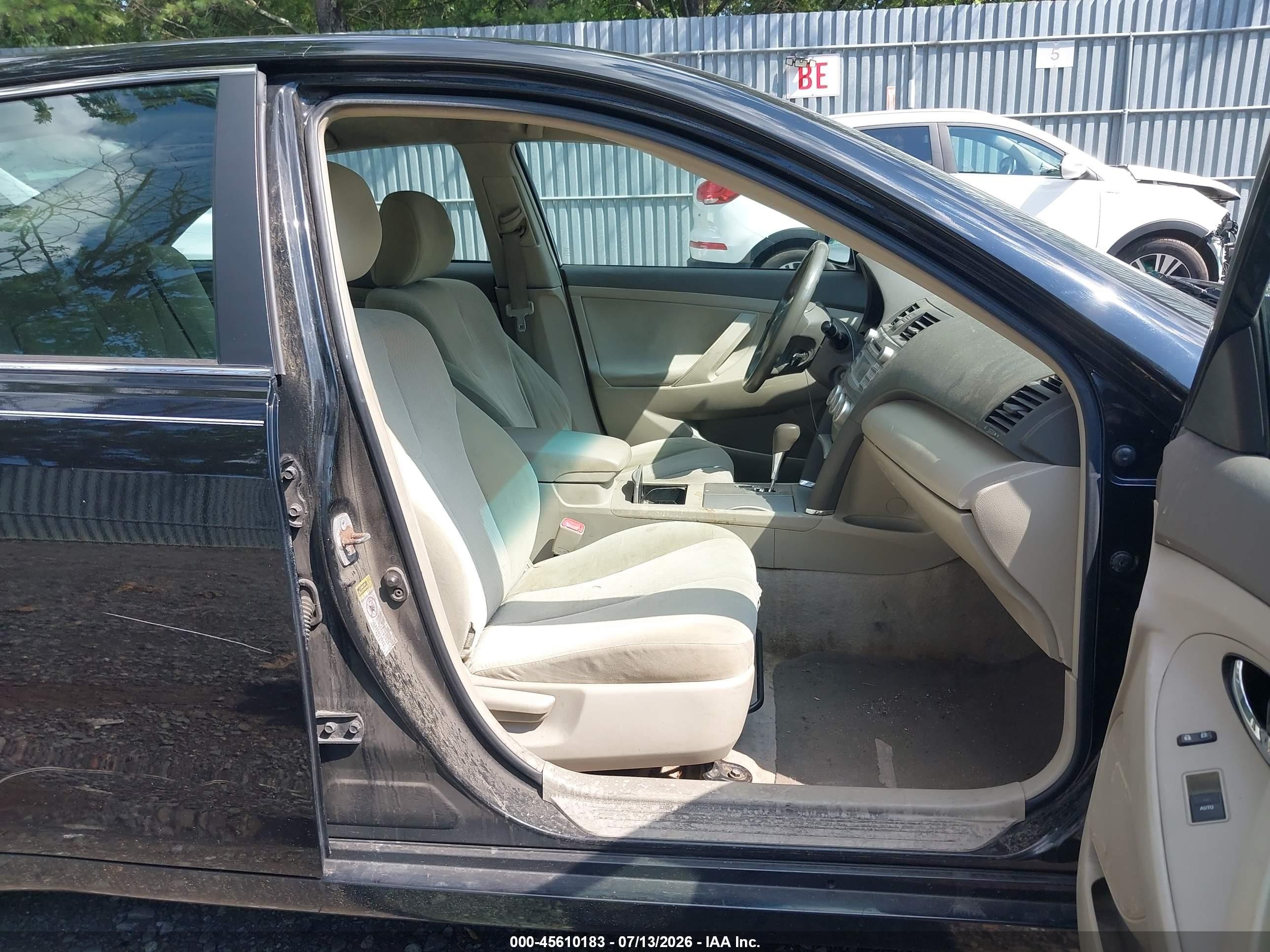 2011 Toyota Camry Le Black vin: 4T1BF3EK1BU124059