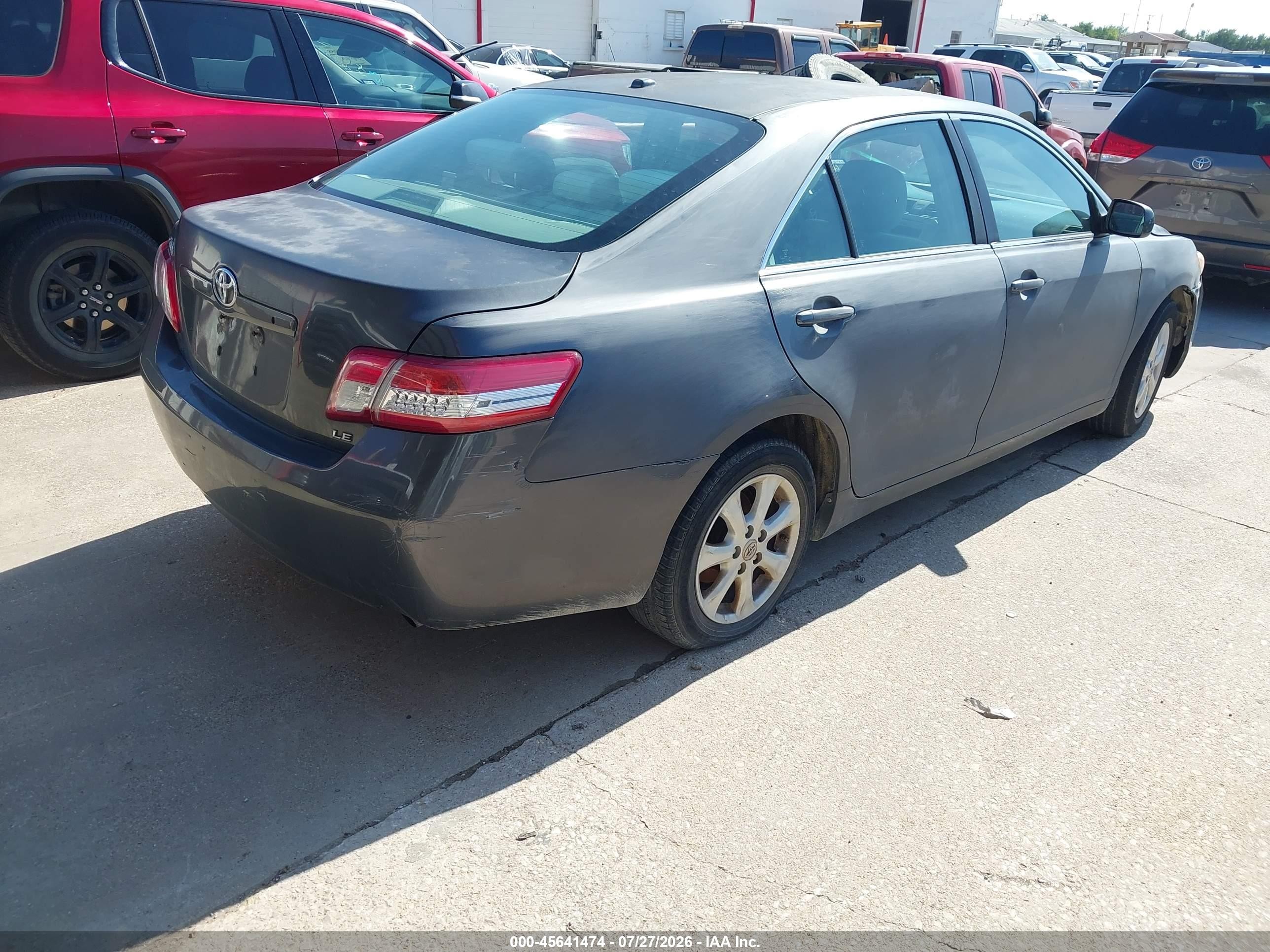 2011 Toyota Camry Le Gray vin: 4T1BF3EK1BU127799