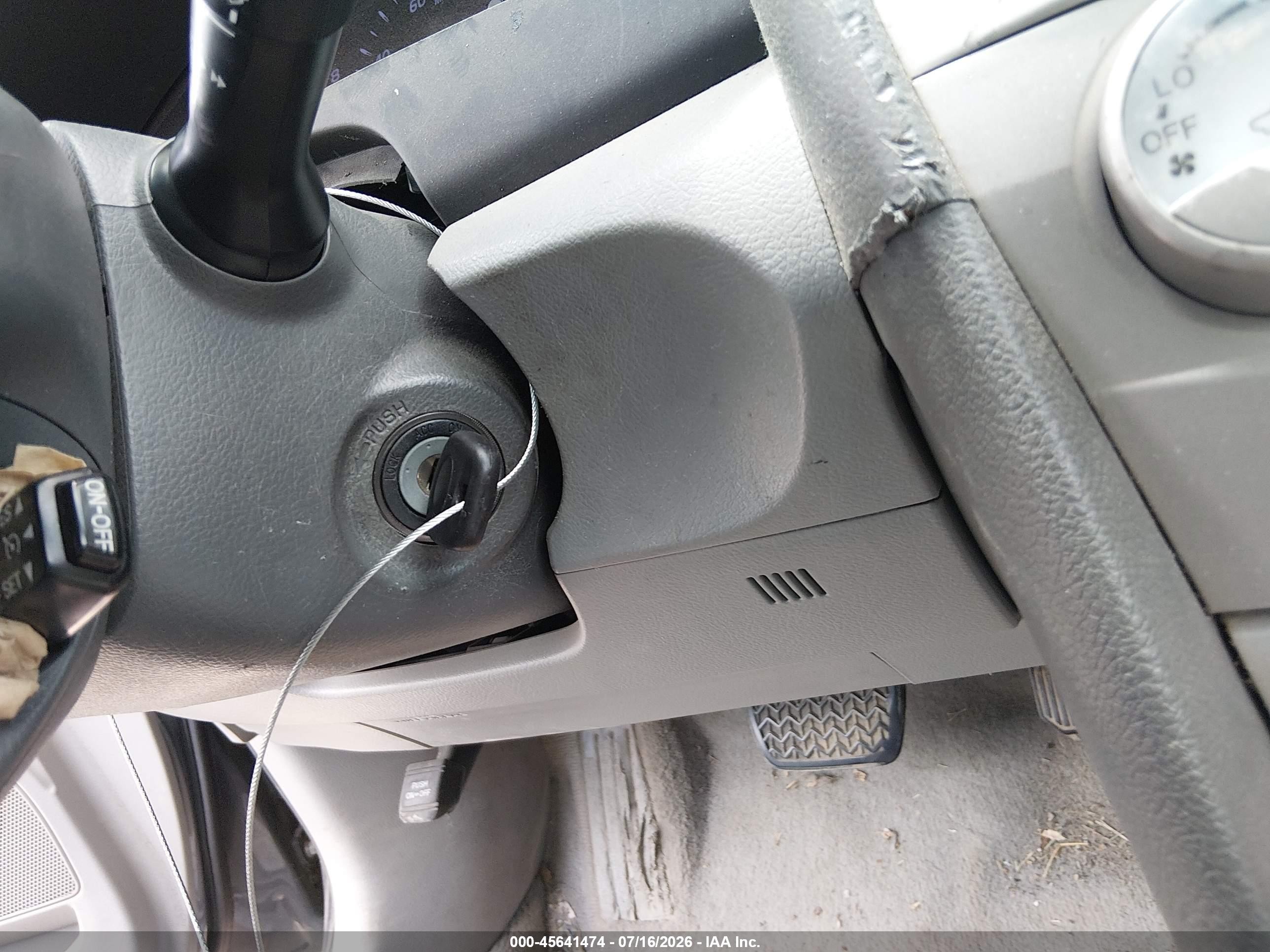 2011 Toyota Camry Le Gray vin: 4T1BF3EK1BU127799