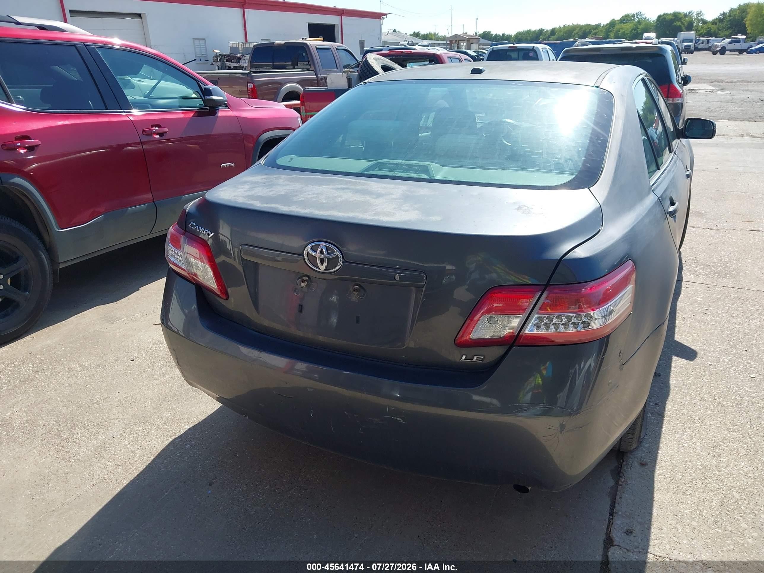 2011 Toyota Camry Le Gray vin: 4T1BF3EK1BU127799