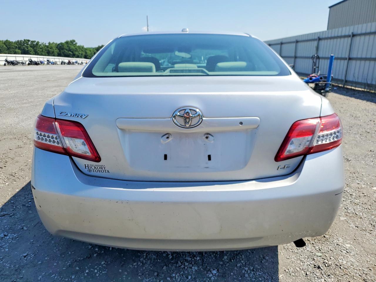 2011 Toyota Camry Le Silver vin: 4T1BF3EK1BU130153