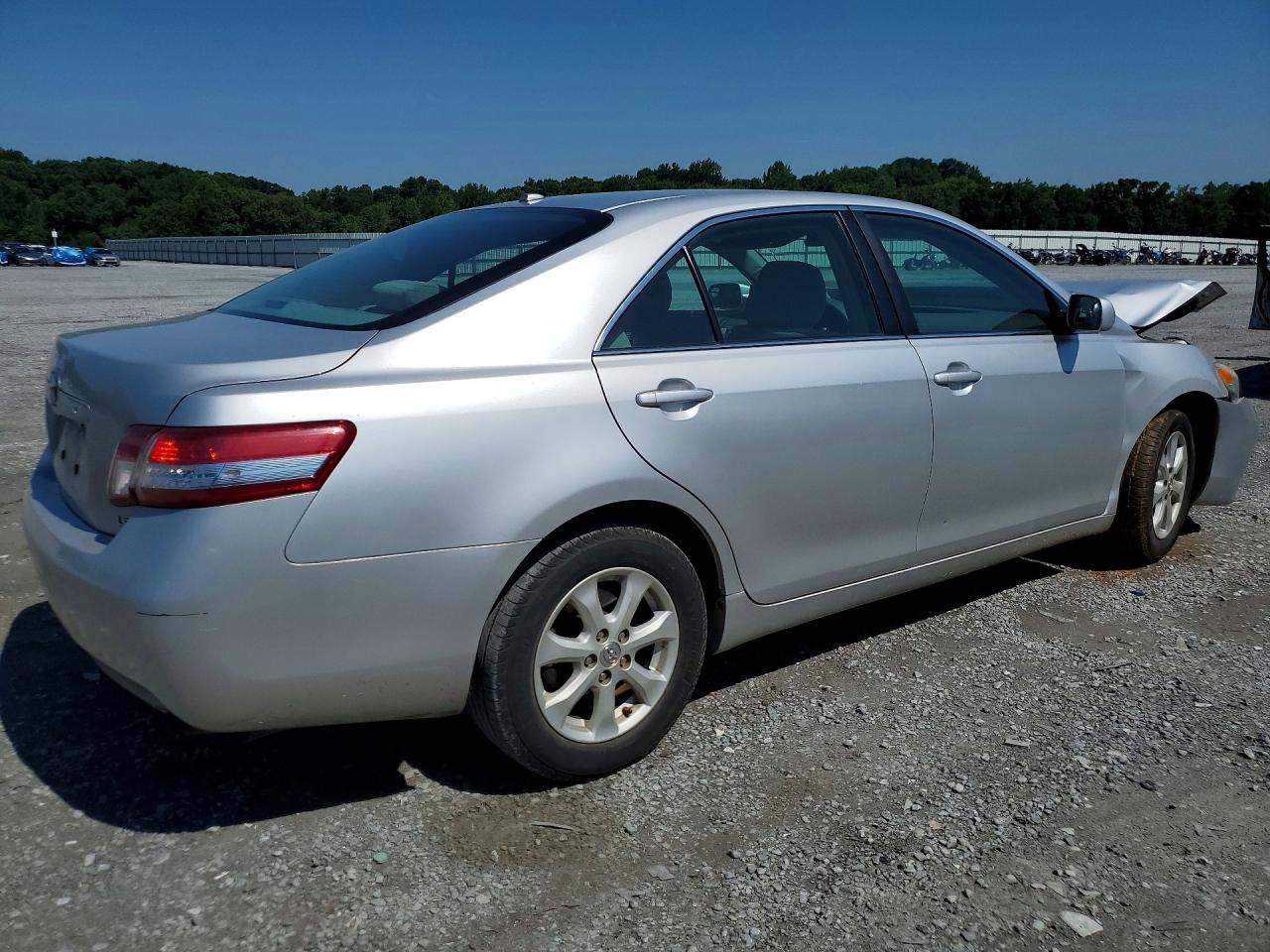 2011 Toyota Camry Le Silver vin: 4T1BF3EK1BU130153