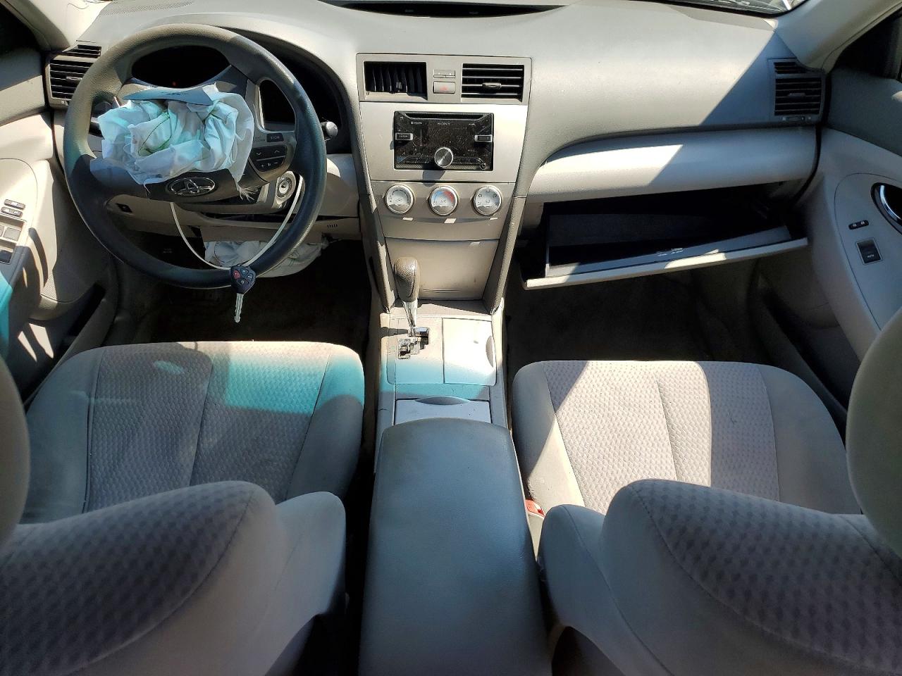 2011 Toyota Camry Le Silver vin: 4T1BF3EK1BU130153