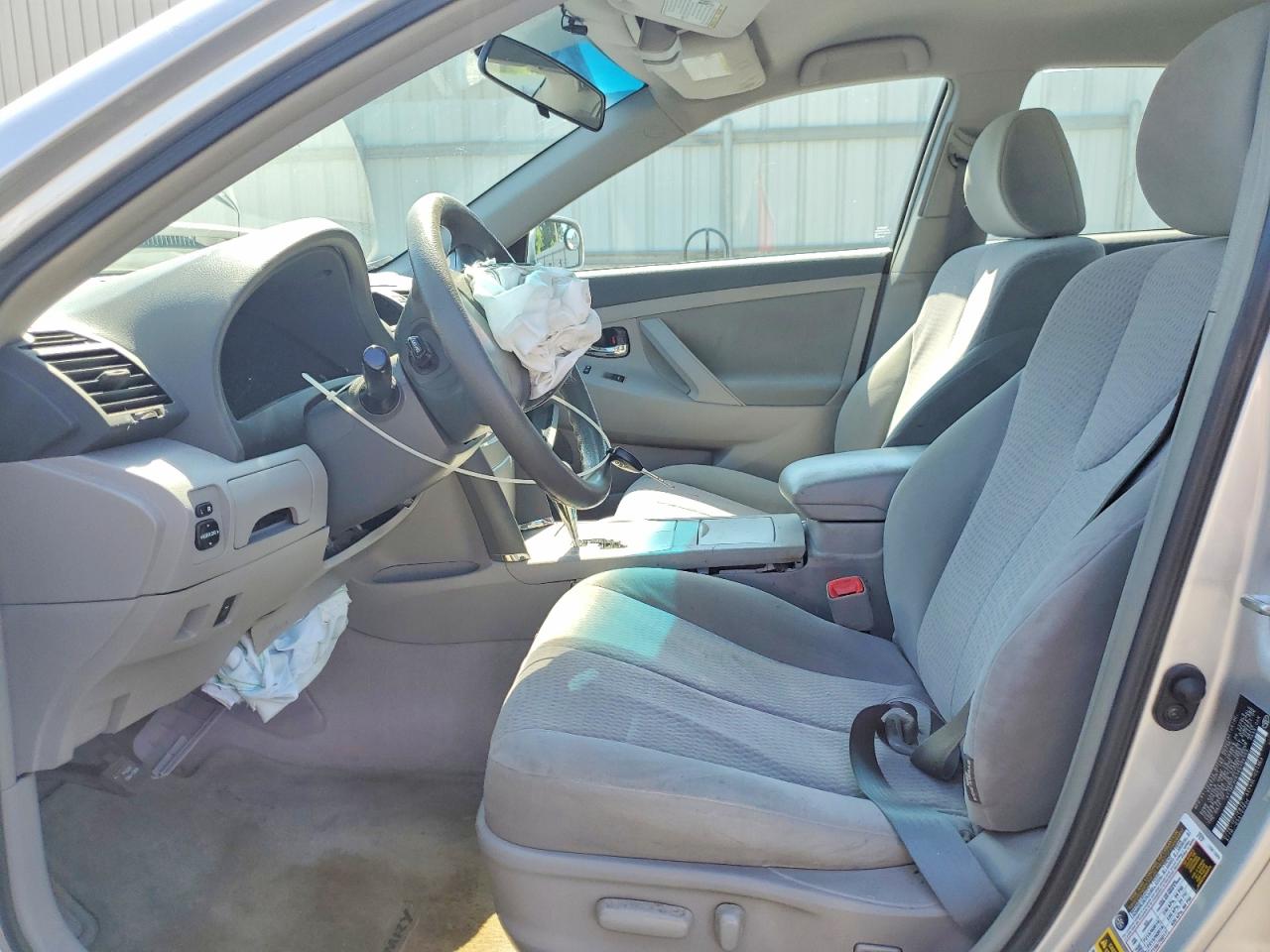 2011 Toyota Camry Le Silver vin: 4T1BF3EK1BU130153