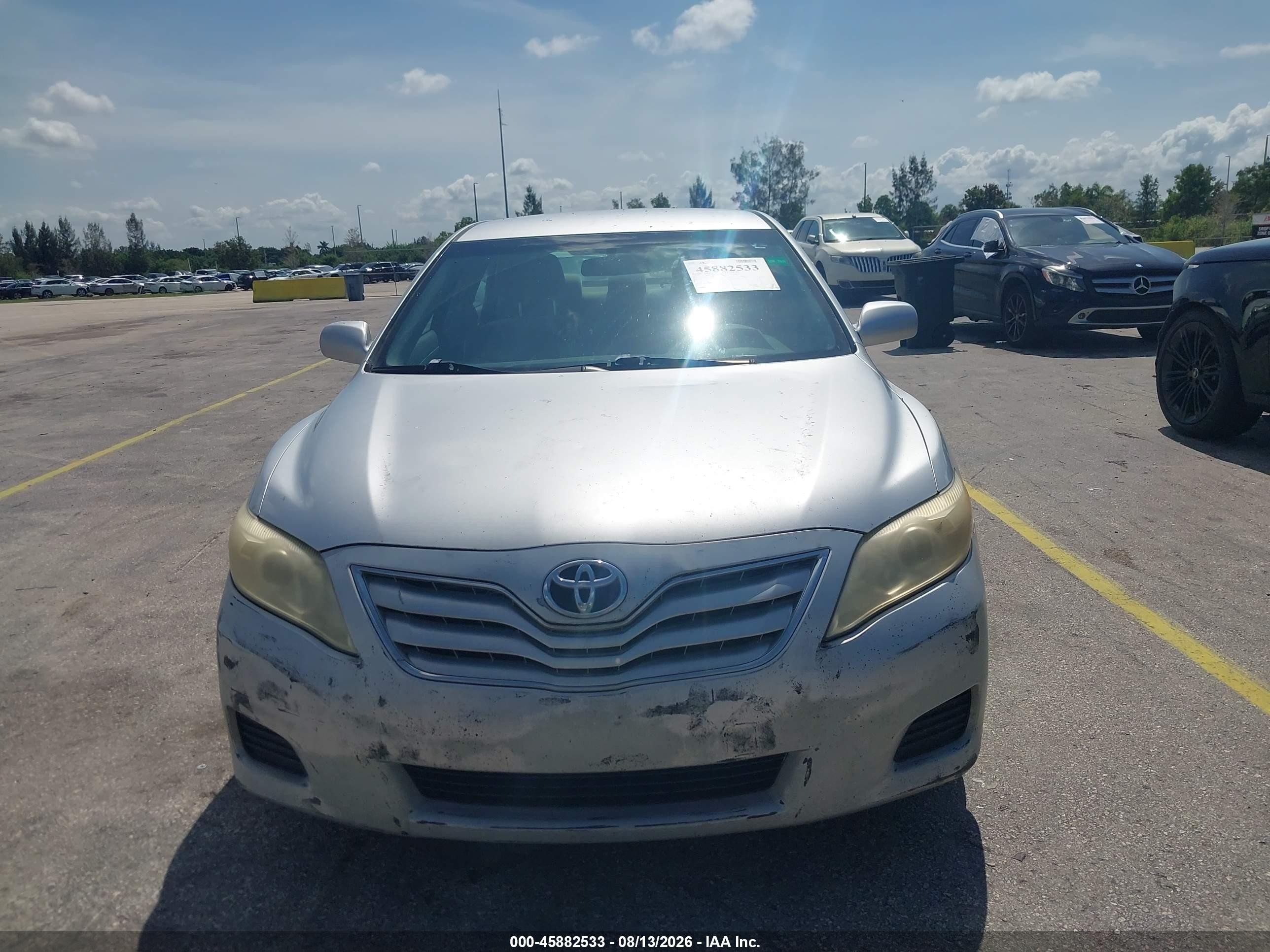 2011 Toyota Camry Le Silver vin: 4T1BF3EK1BU138012