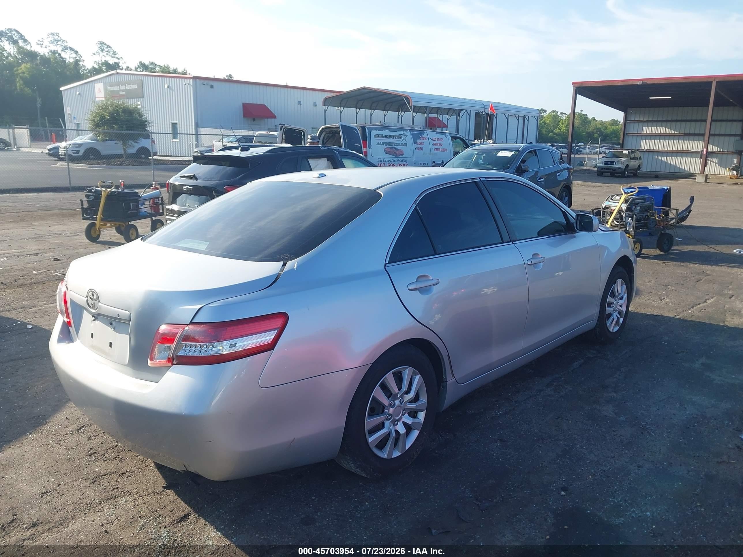 2011 Toyota Camry   White vin: 4T1BF3EK1BU142593