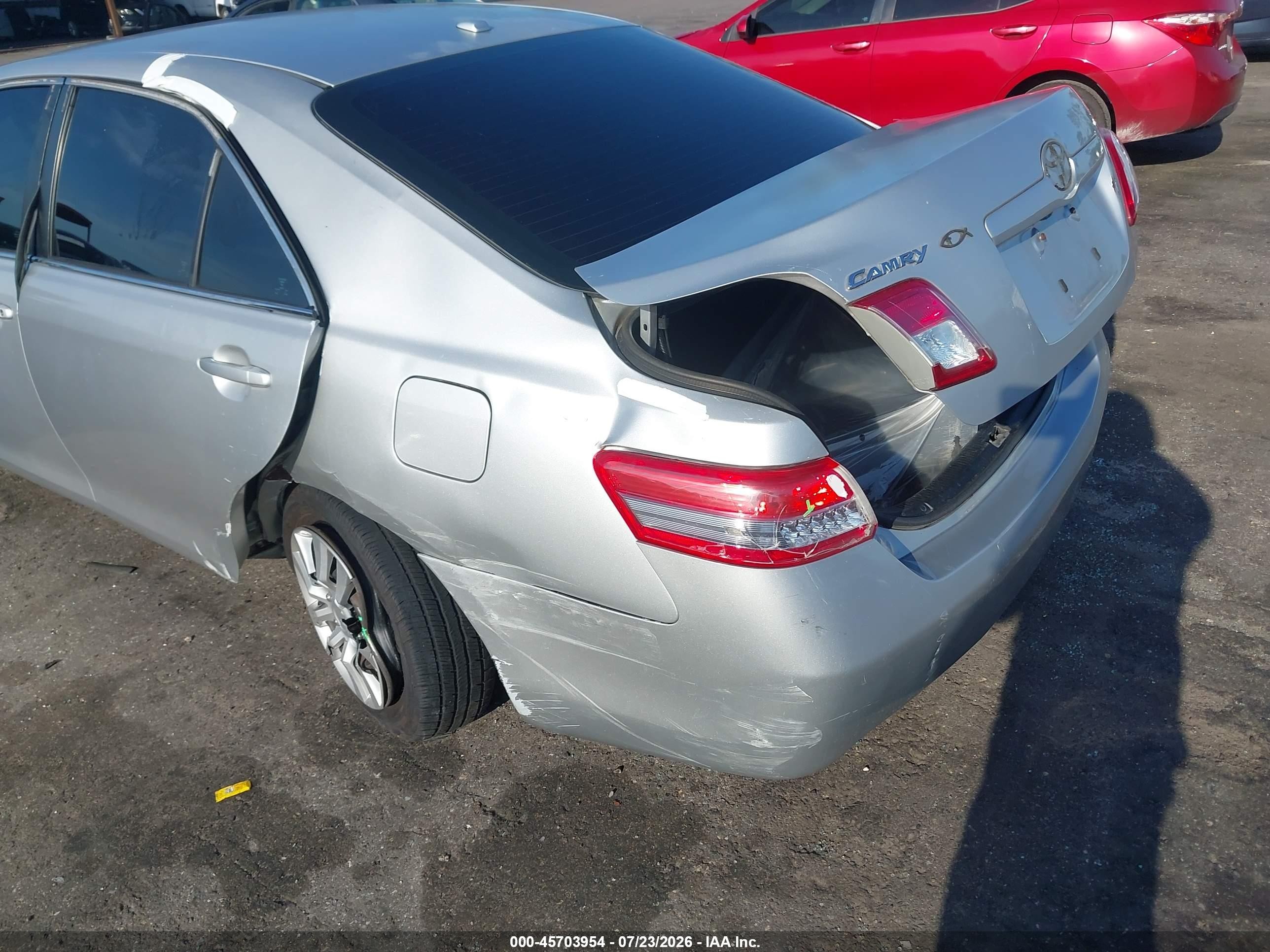 2011 Toyota Camry   White vin: 4T1BF3EK1BU142593