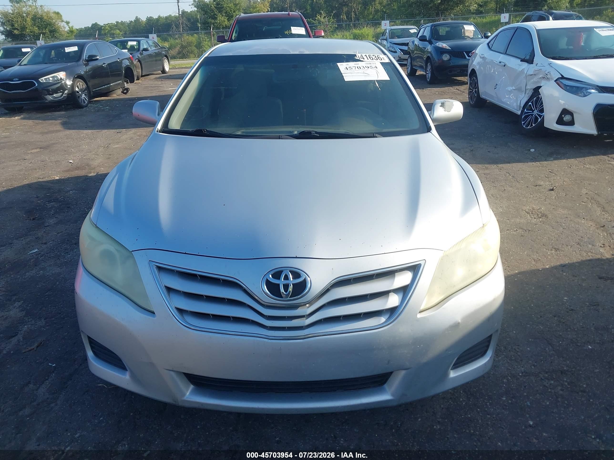 2011 Toyota Camry   White vin: 4T1BF3EK1BU142593