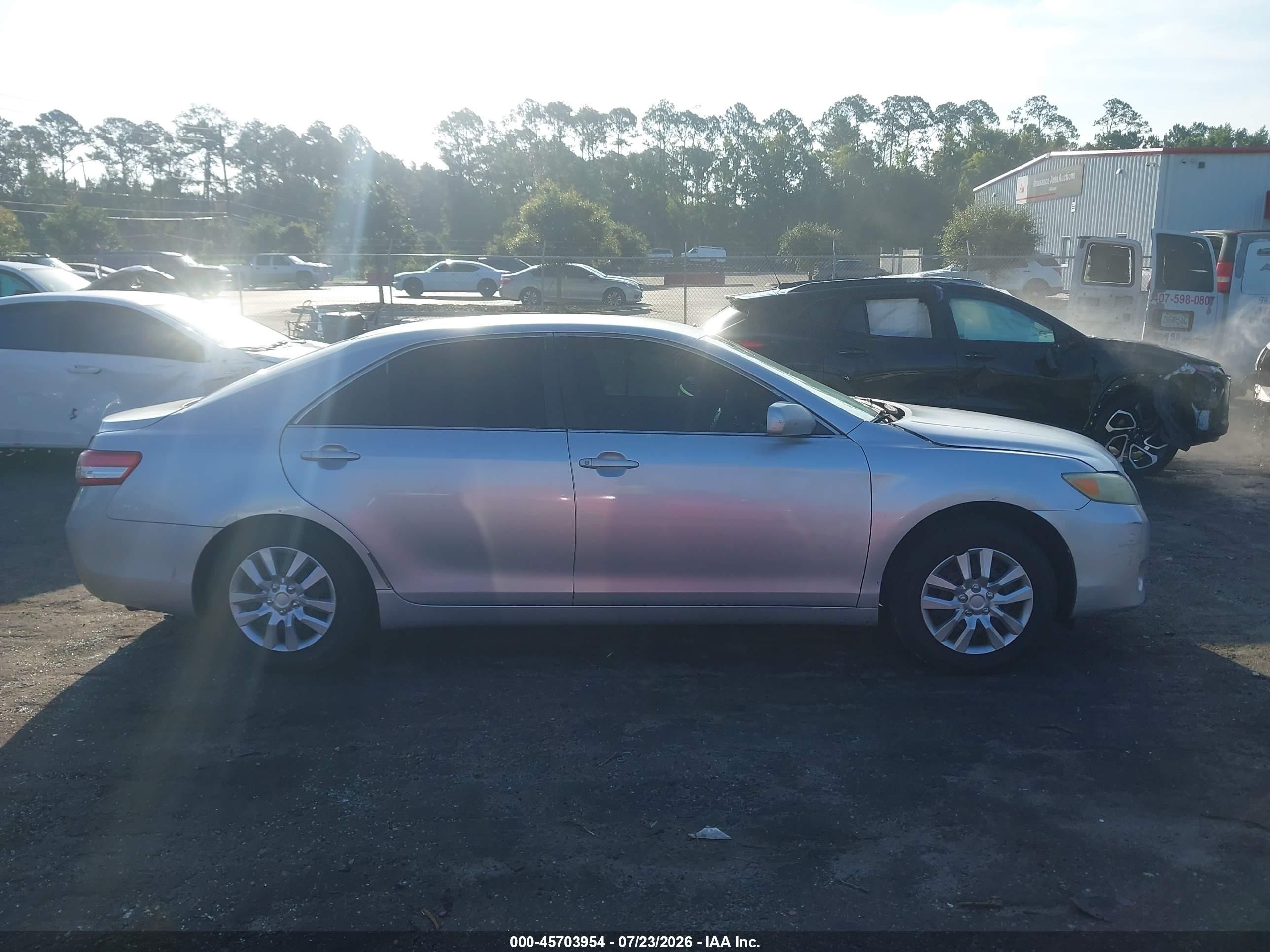 2011 Toyota Camry   White vin: 4T1BF3EK1BU142593
