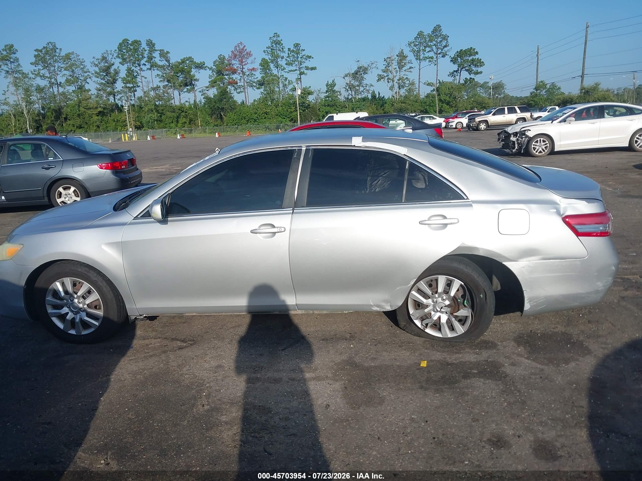 2011 Toyota Camry   White vin: 4T1BF3EK1BU142593