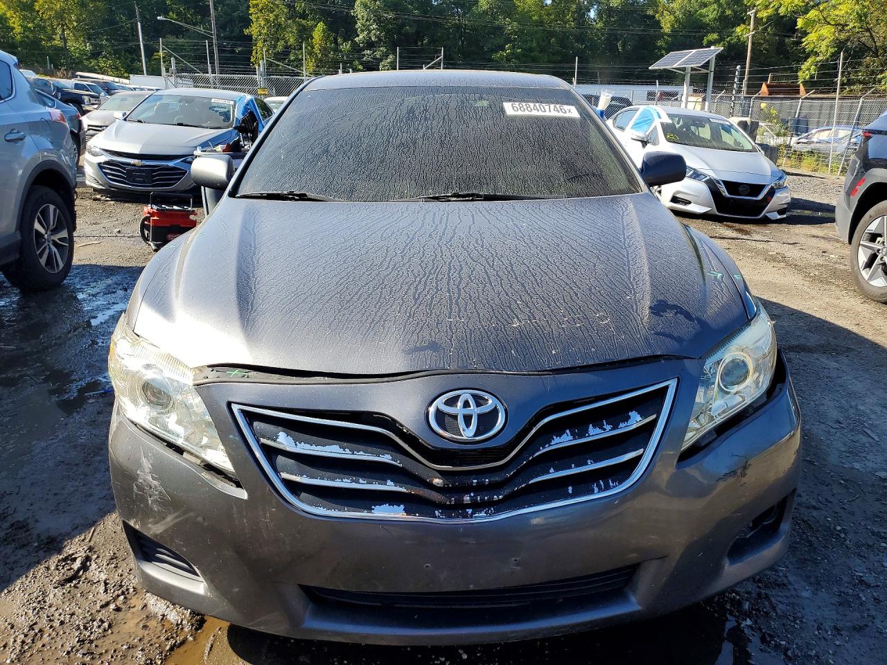 2011 Toyota Camry Le Gray vin: 4T1BF3EK1BU147678
