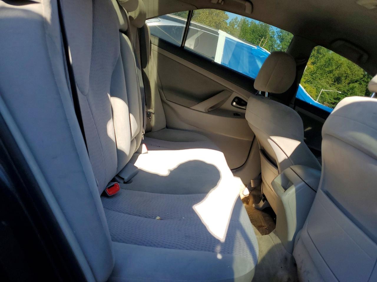 2011 Toyota Camry Le Gray vin: 4T1BF3EK1BU147678