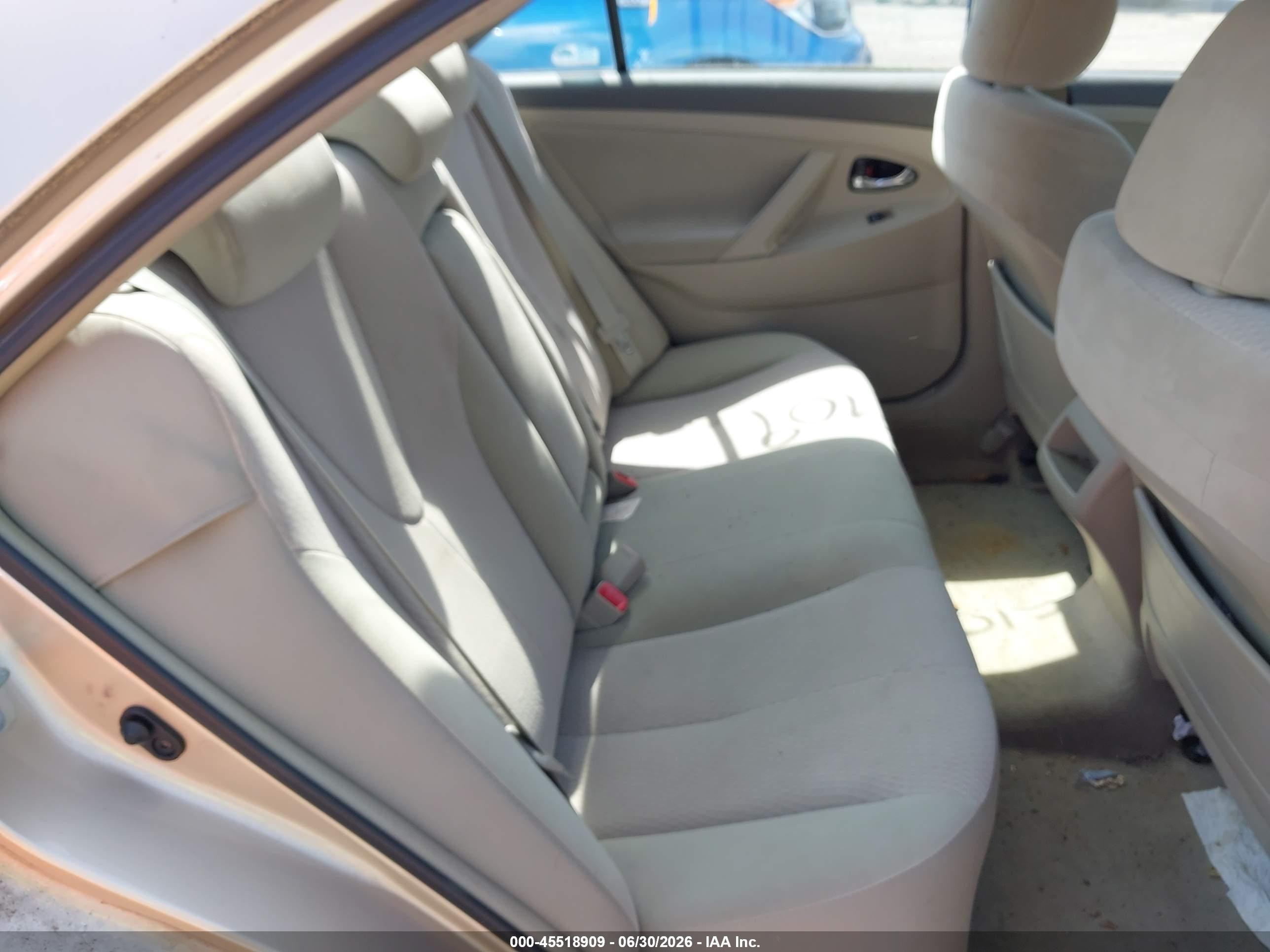 2011 Toyota Camry Le Gold vin: 4T1BF3EK1BU156364