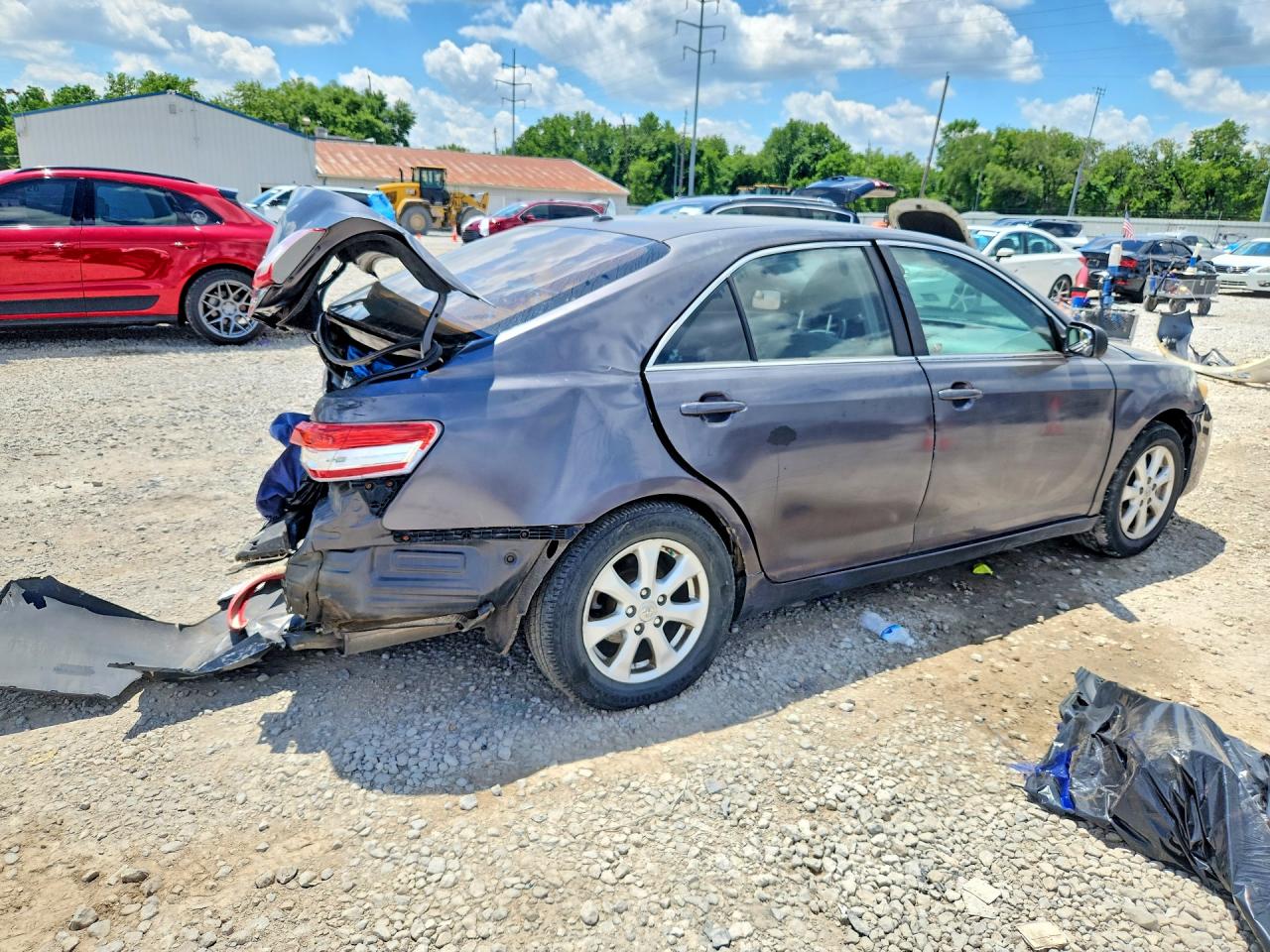 2011 Toyota Camry Le Gray vin: 4T1BF3EK1BU188148