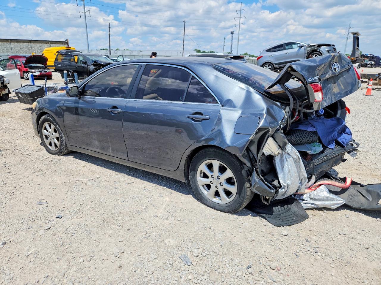 2011 Toyota Camry Le Gray vin: 4T1BF3EK1BU188148
