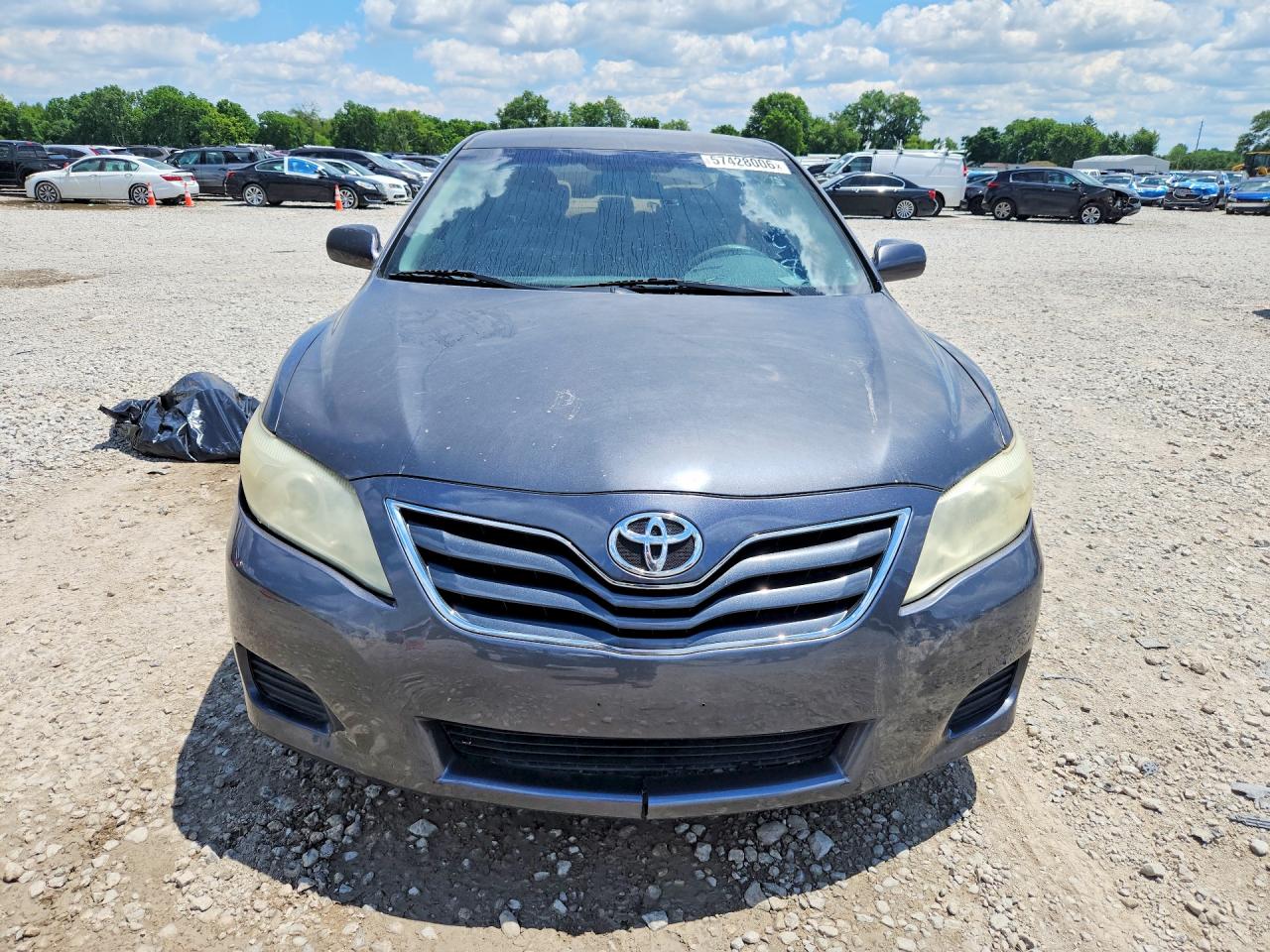 2011 Toyota Camry Le Gray vin: 4T1BF3EK1BU188148