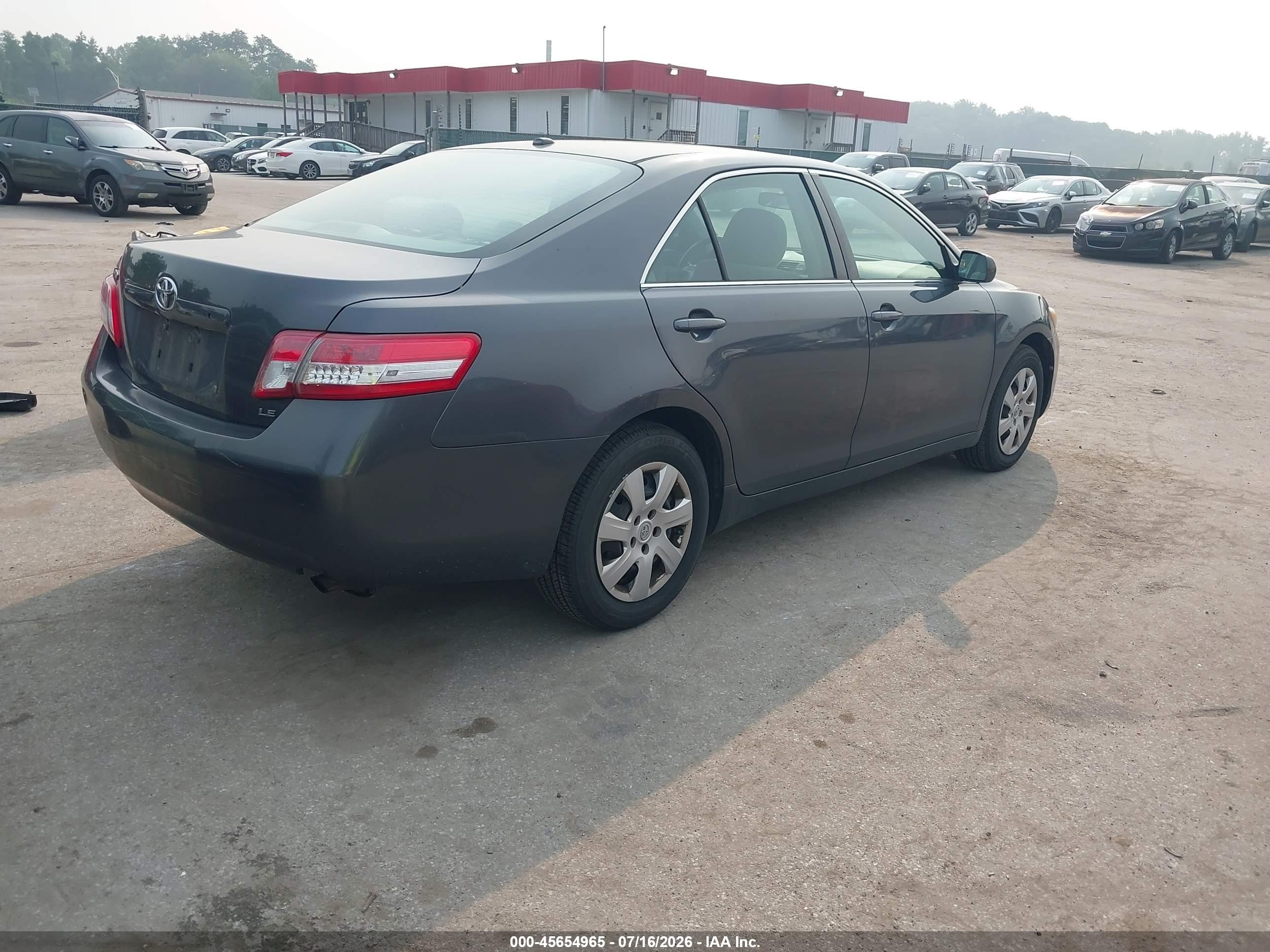 2011 Toyota Camry Le Gray vin: 4T1BF3EK1BU190112