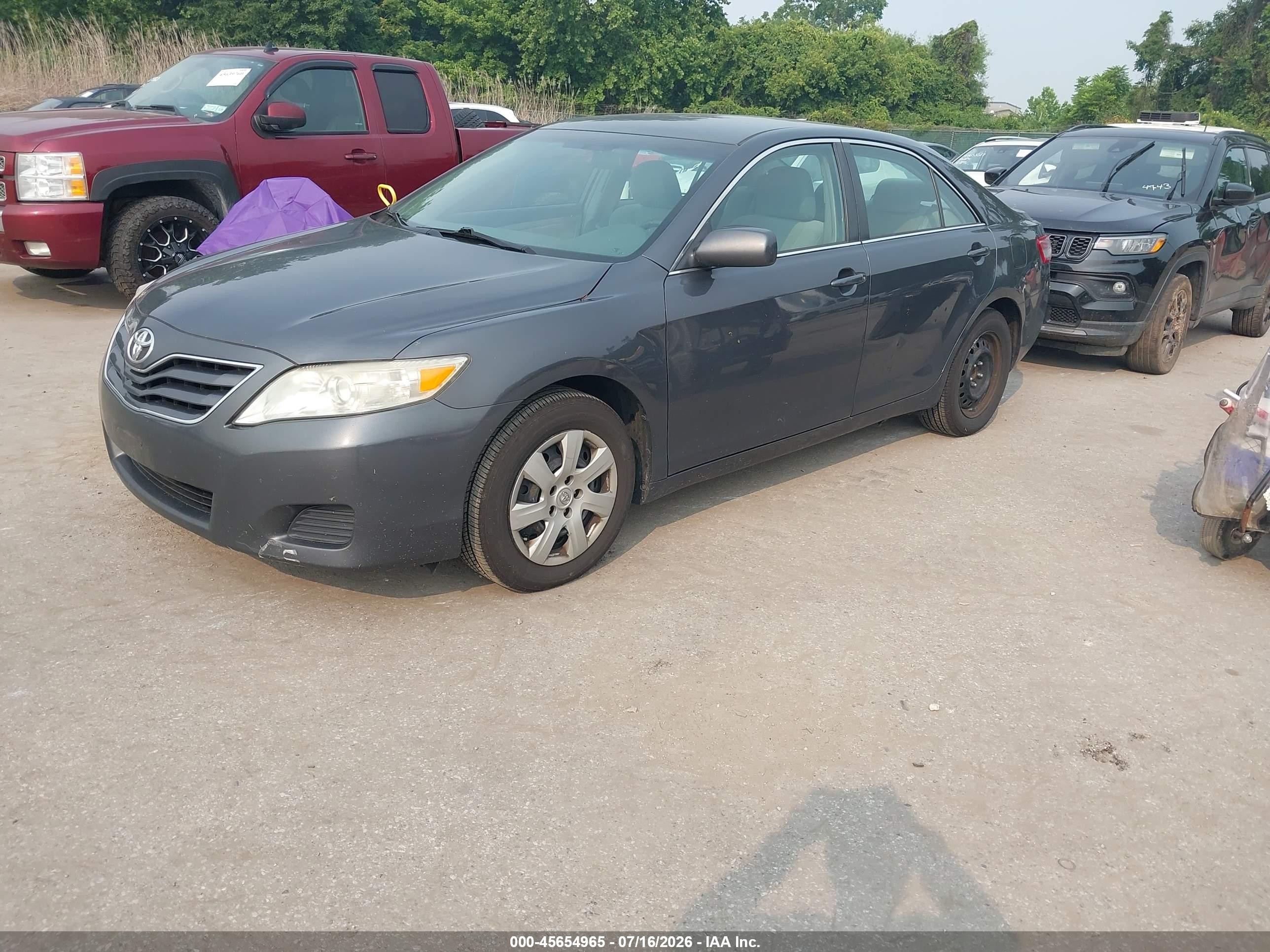 2011 Toyota Camry Le Gray vin: 4T1BF3EK1BU190112