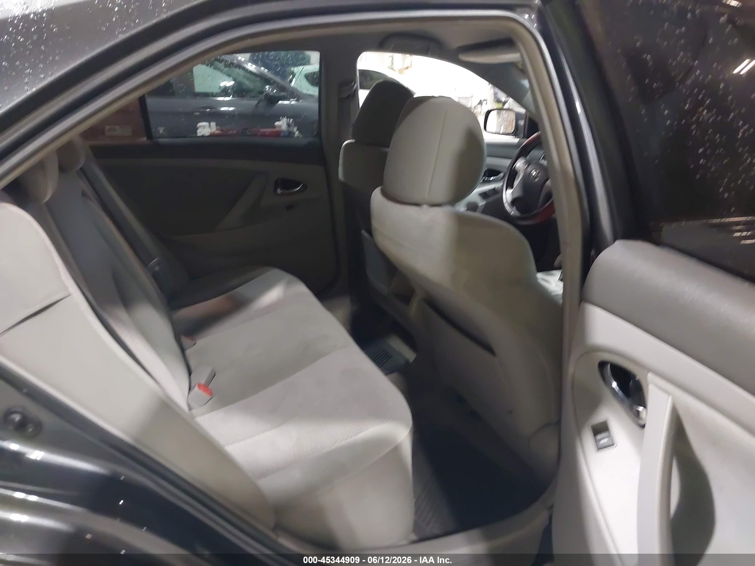 2011 Toyota Camry Le Gray vin: 4T1BF3EK1BU200024