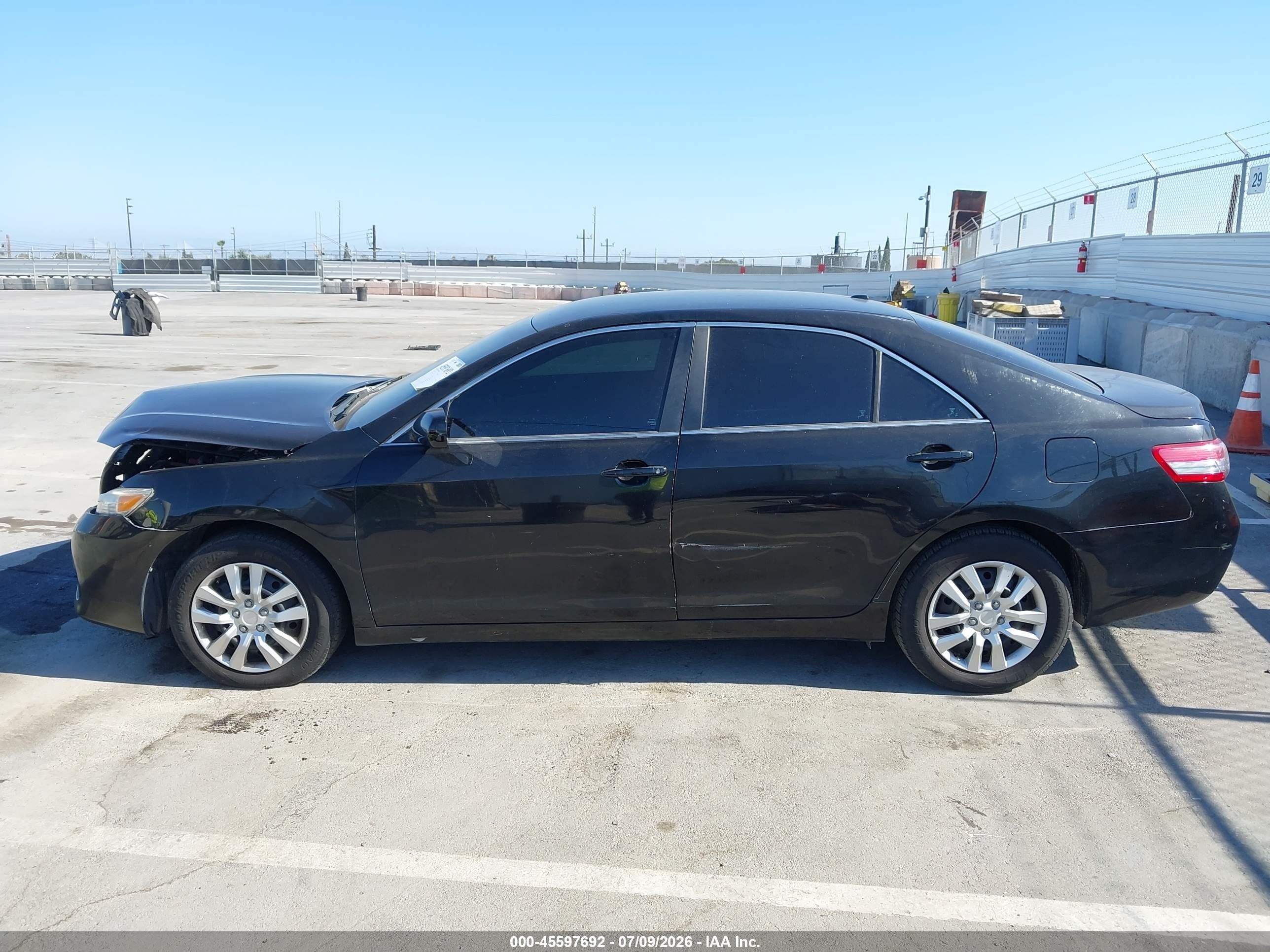 2011 Toyota Camry Le Черный vin: 4T1BF3EK1BU209502