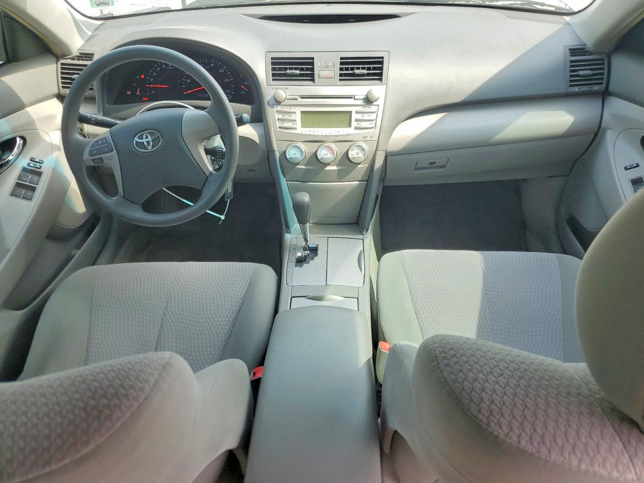 2011 Toyota Camry Le Silver vin: 4T1BF3EK1BU213291