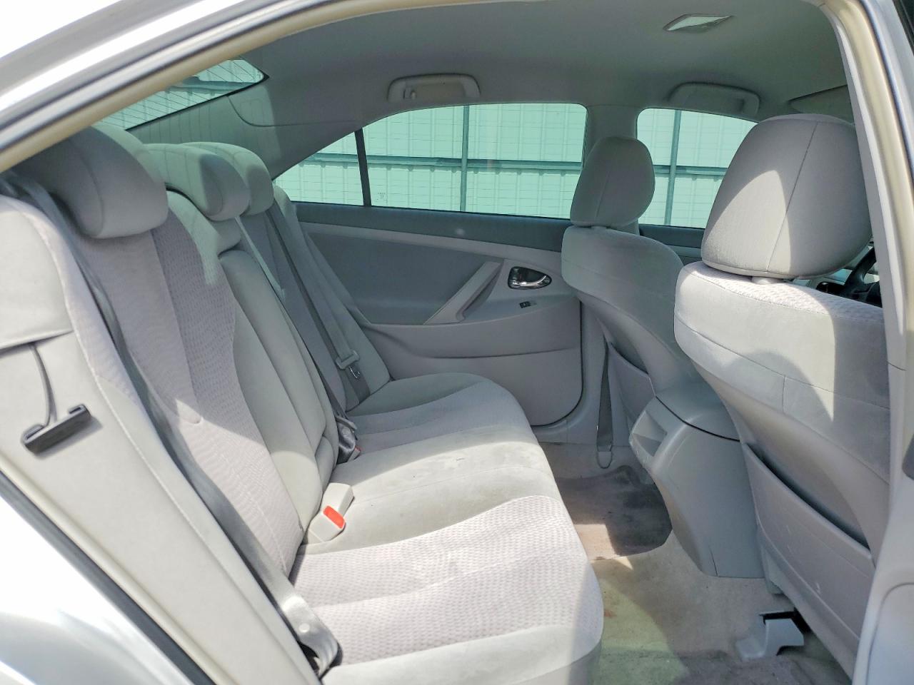 2011 Toyota Camry Le Silver vin: 4T1BF3EK1BU213291