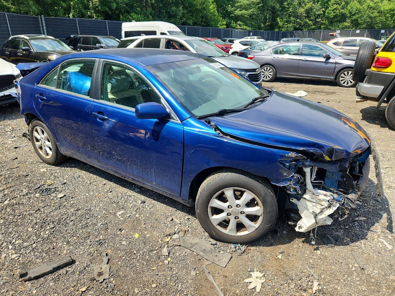 2011 Toyota Camry Le Blue vin: 4T1BF3EK1BU581938