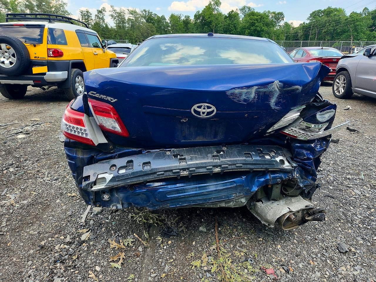 2011 Toyota Camry Le Blue vin: 4T1BF3EK1BU581938