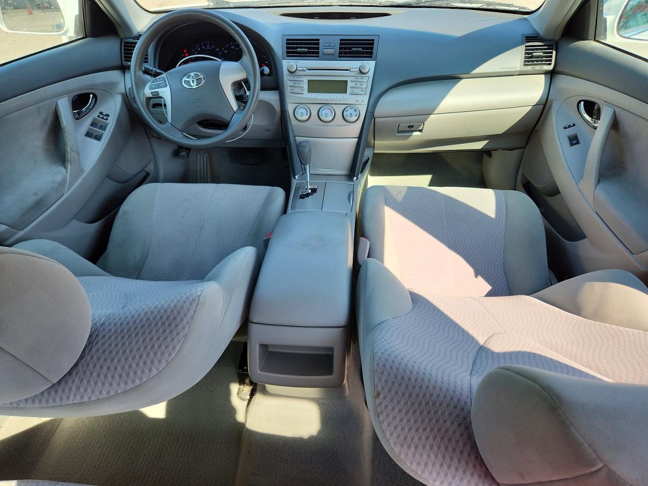 2011 Toyota Camry Le White vin: 4T1BF3EK1BU582801