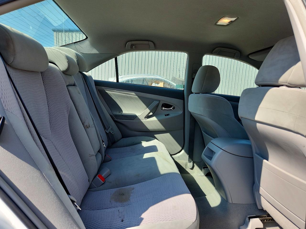 2011 Toyota Camry Le White vin: 4T1BF3EK1BU582801