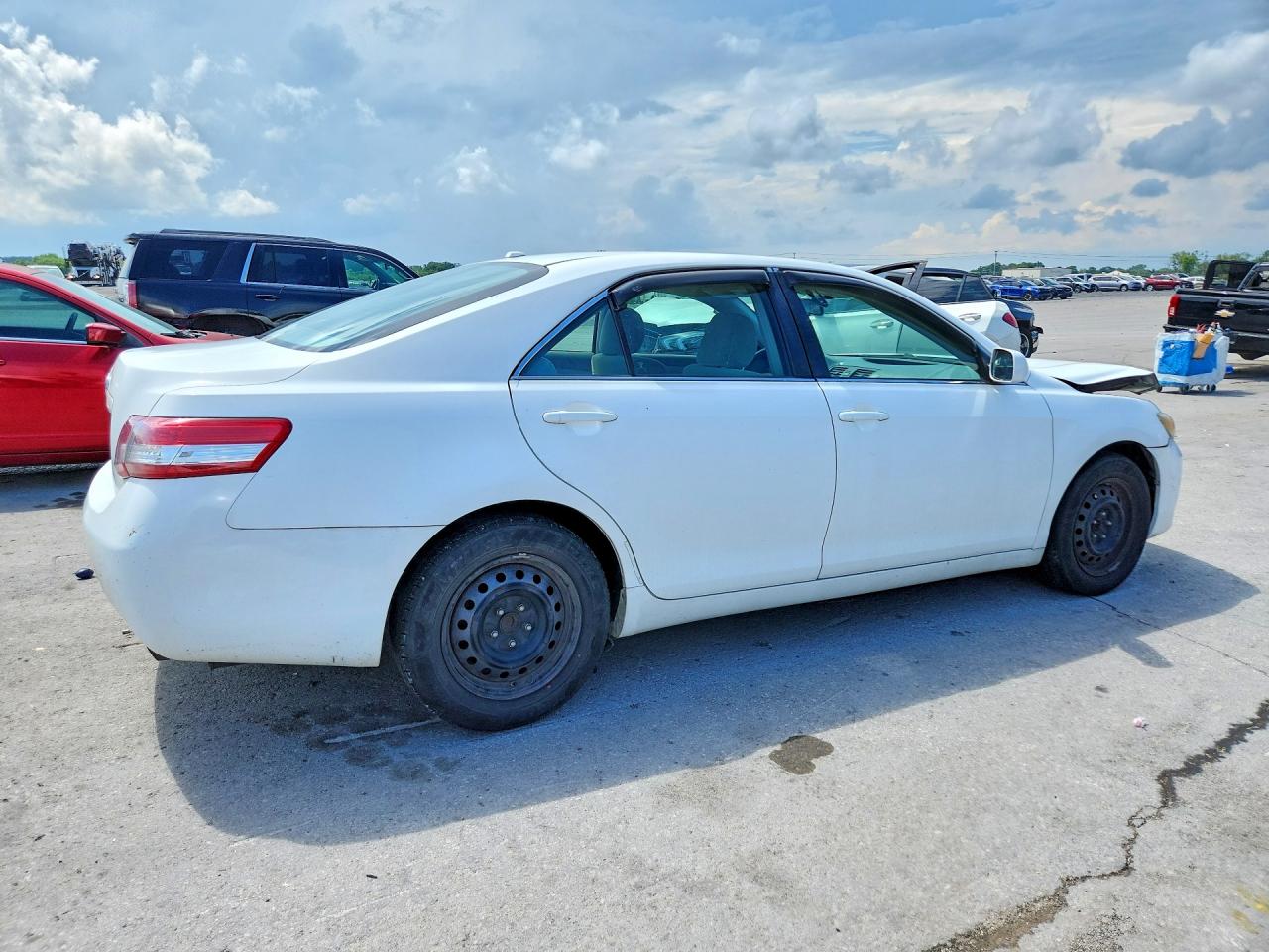2011 Toyota Camry Le White vin: 4T1BF3EK1BU585682