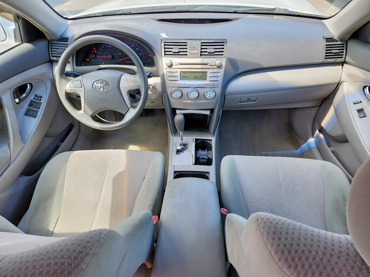 2011 Toyota Camry Le White vin: 4T1BF3EK1BU585682