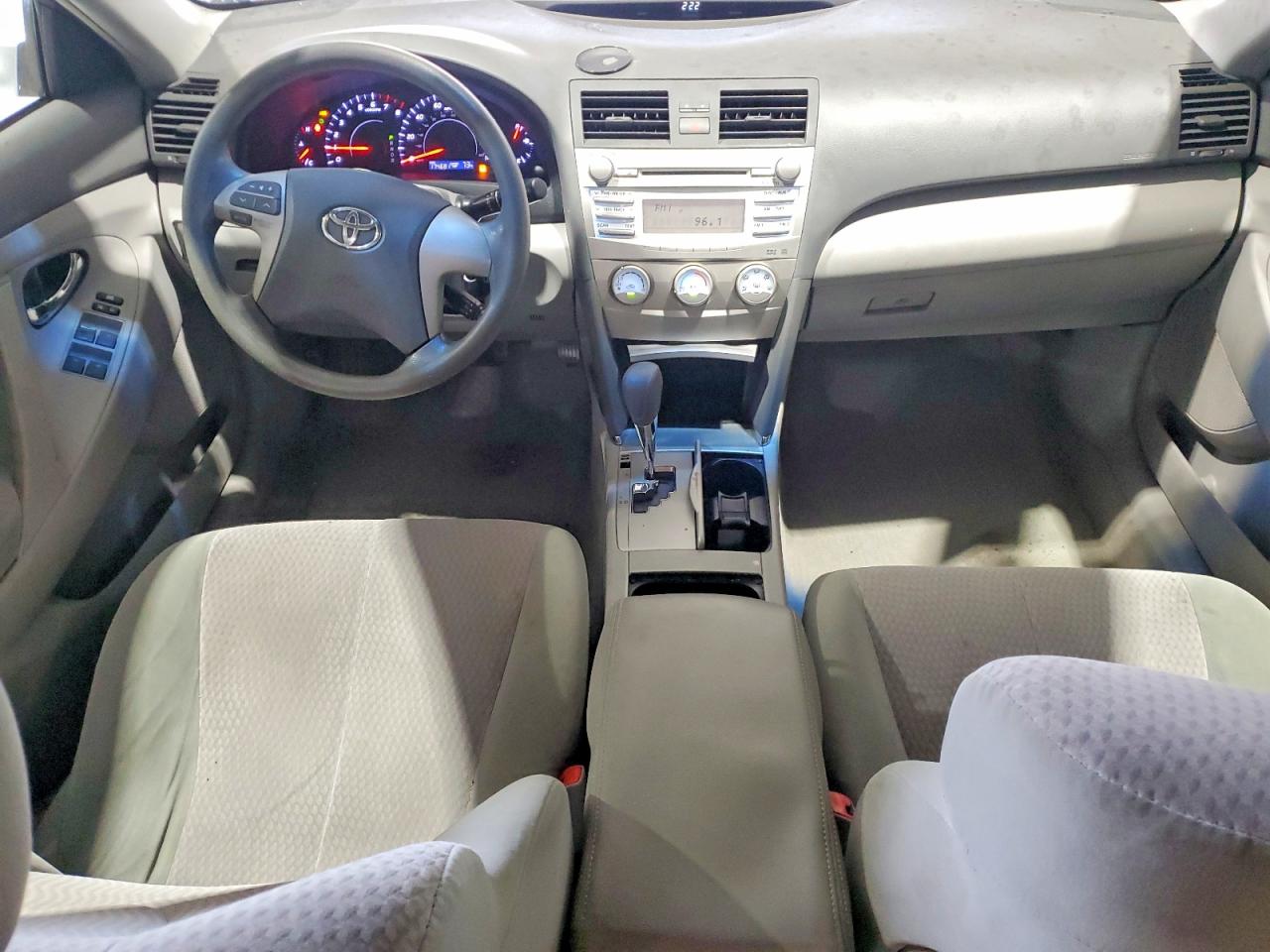 2011 Toyota Camry Le White vin: 4T1BF3EK1BU601279