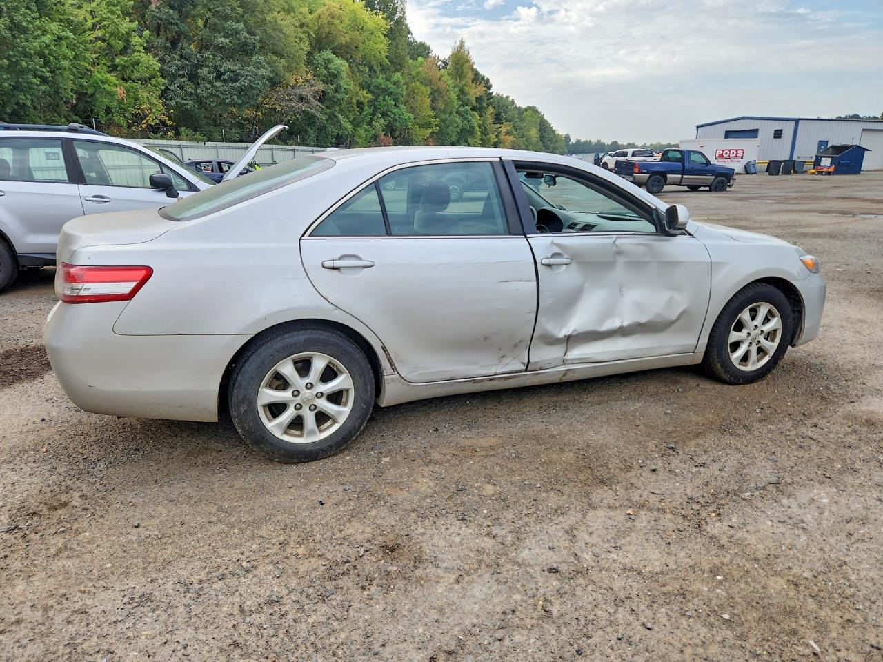 2011 Toyota Camry Le Silver vin: 4T1BF3EK1BU613254