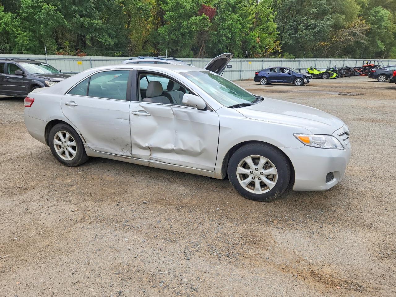 2011 Toyota Camry Le Silver vin: 4T1BF3EK1BU613254