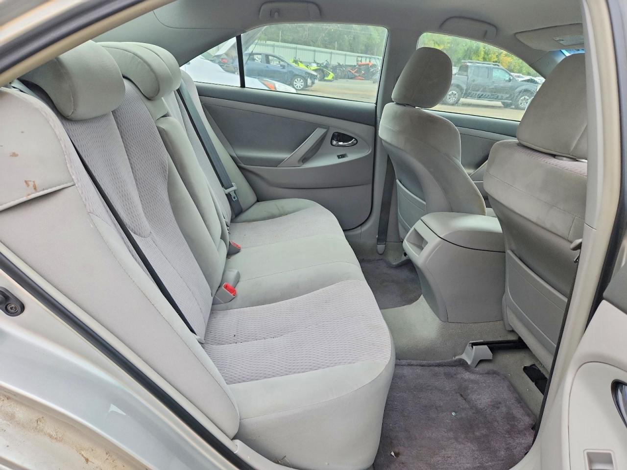 2011 Toyota Camry Le Silver vin: 4T1BF3EK1BU613254
