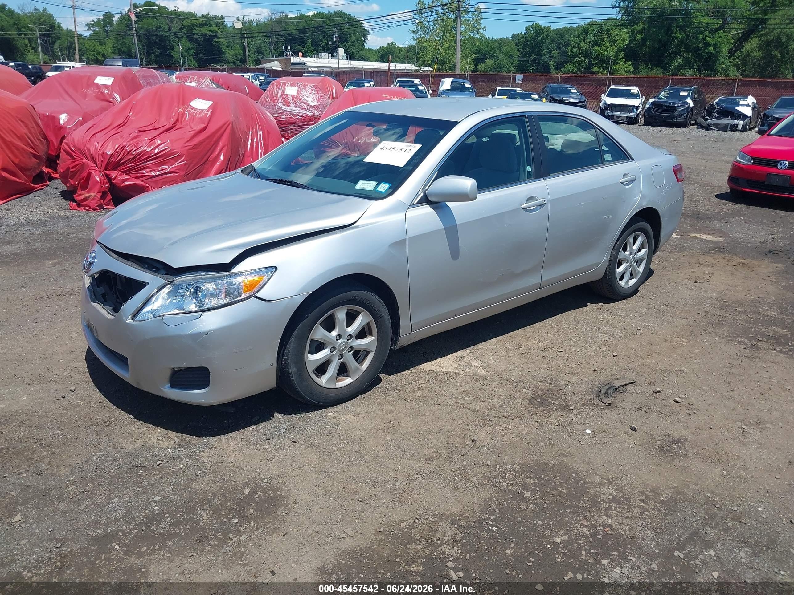 2011 Toyota Camry Le Silver vin: 4T1BF3EK1BU614405
