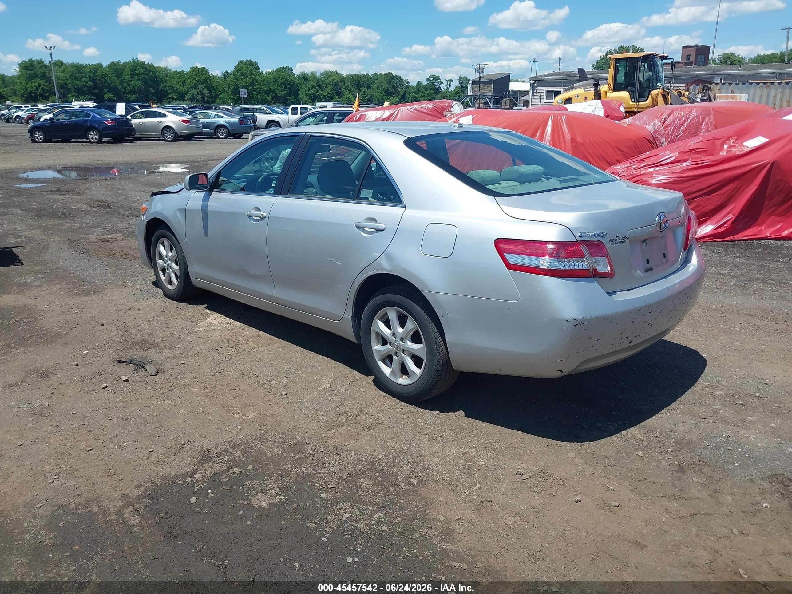 2011 Toyota Camry Le Silver vin: 4T1BF3EK1BU614405