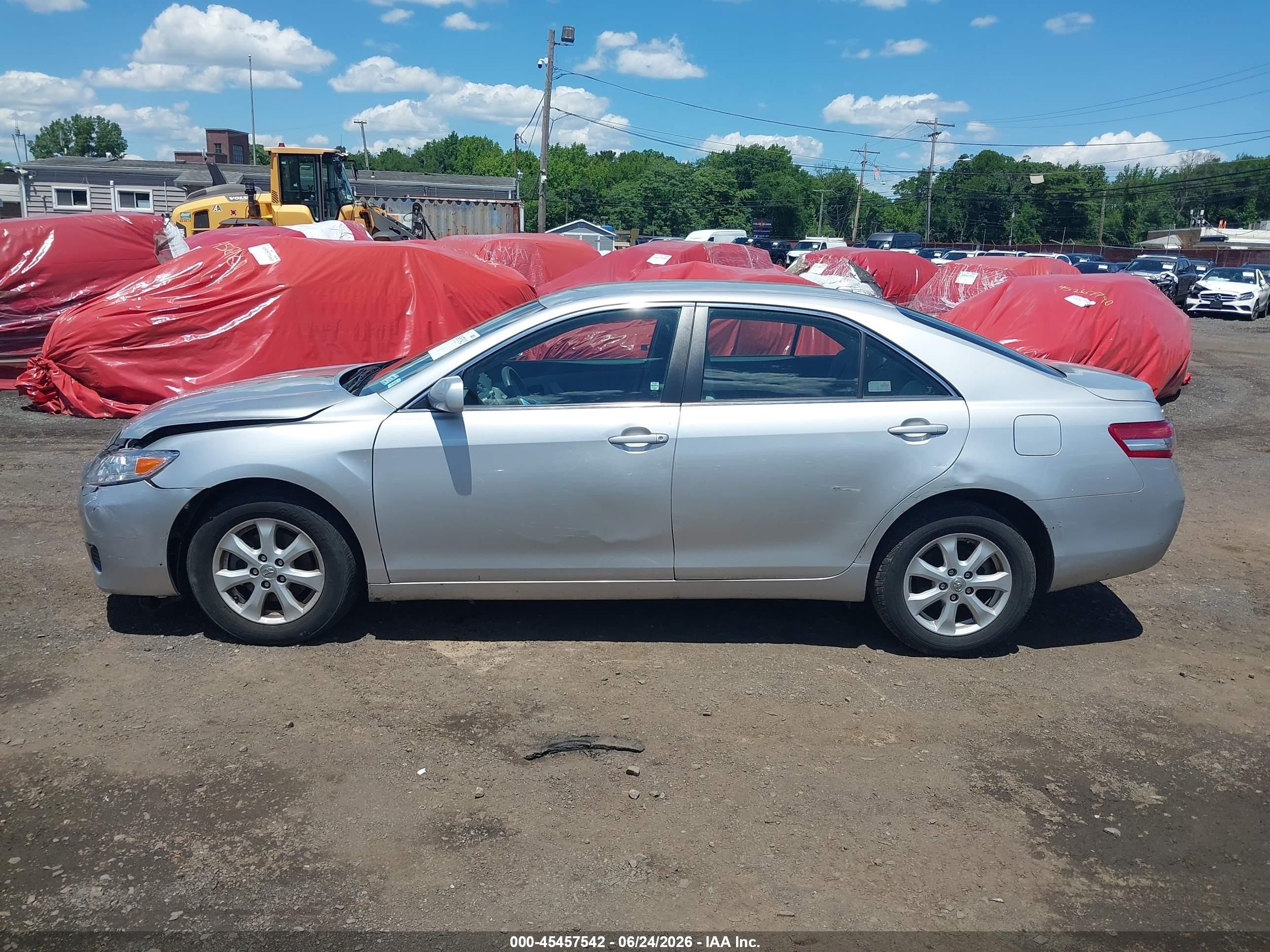 2011 Toyota Camry Le Silver vin: 4T1BF3EK1BU614405